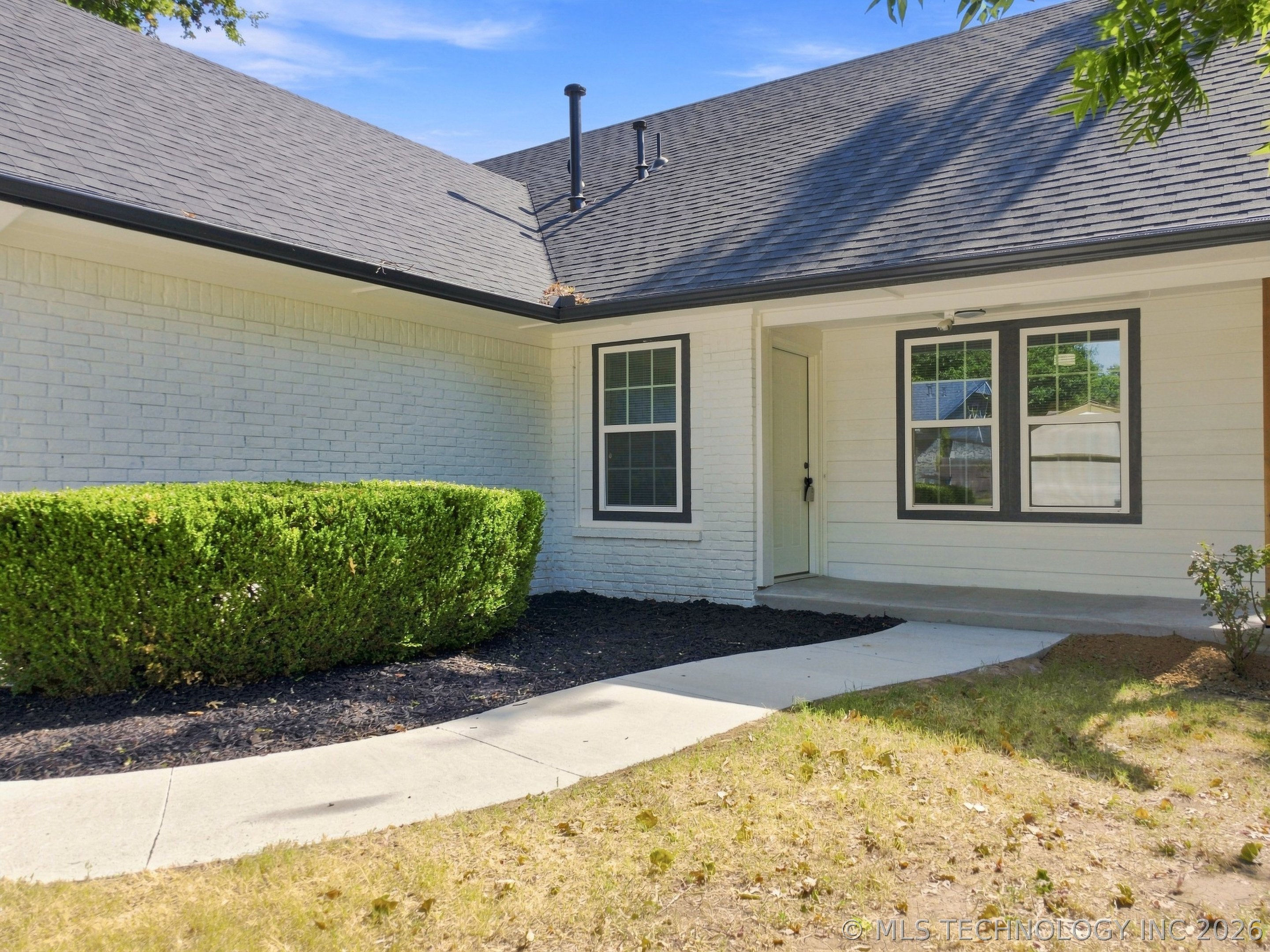 9225 S Norwood Avenue Property Photo 3