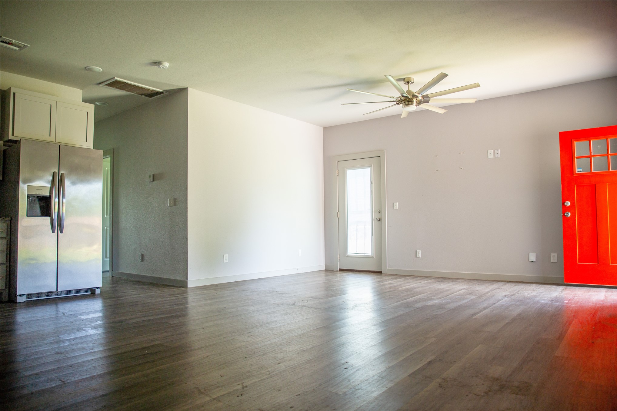 1815 N Saint Louis Avenue Property Photo 6