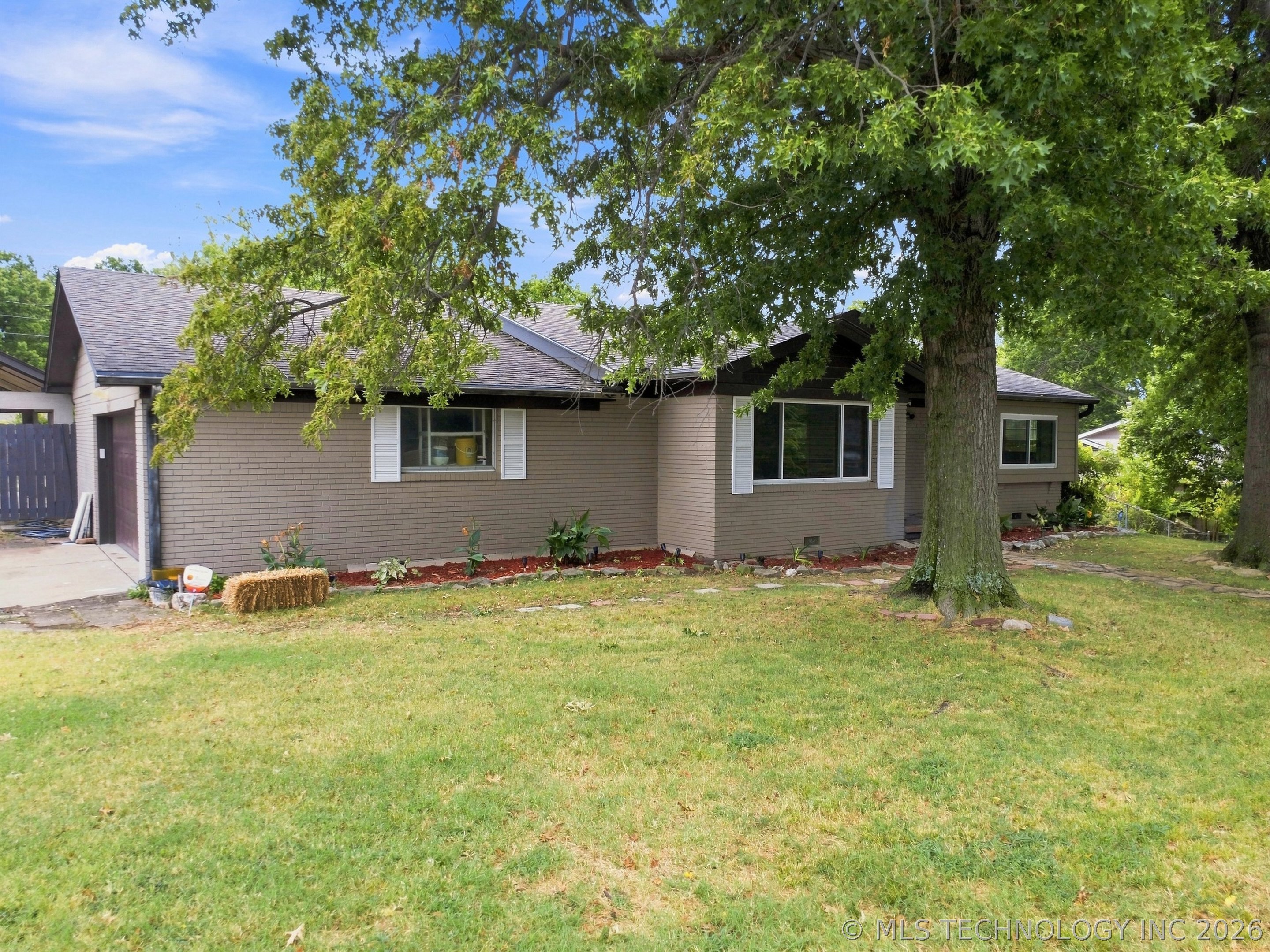 4307 S Braden Avenue Property Photo 3