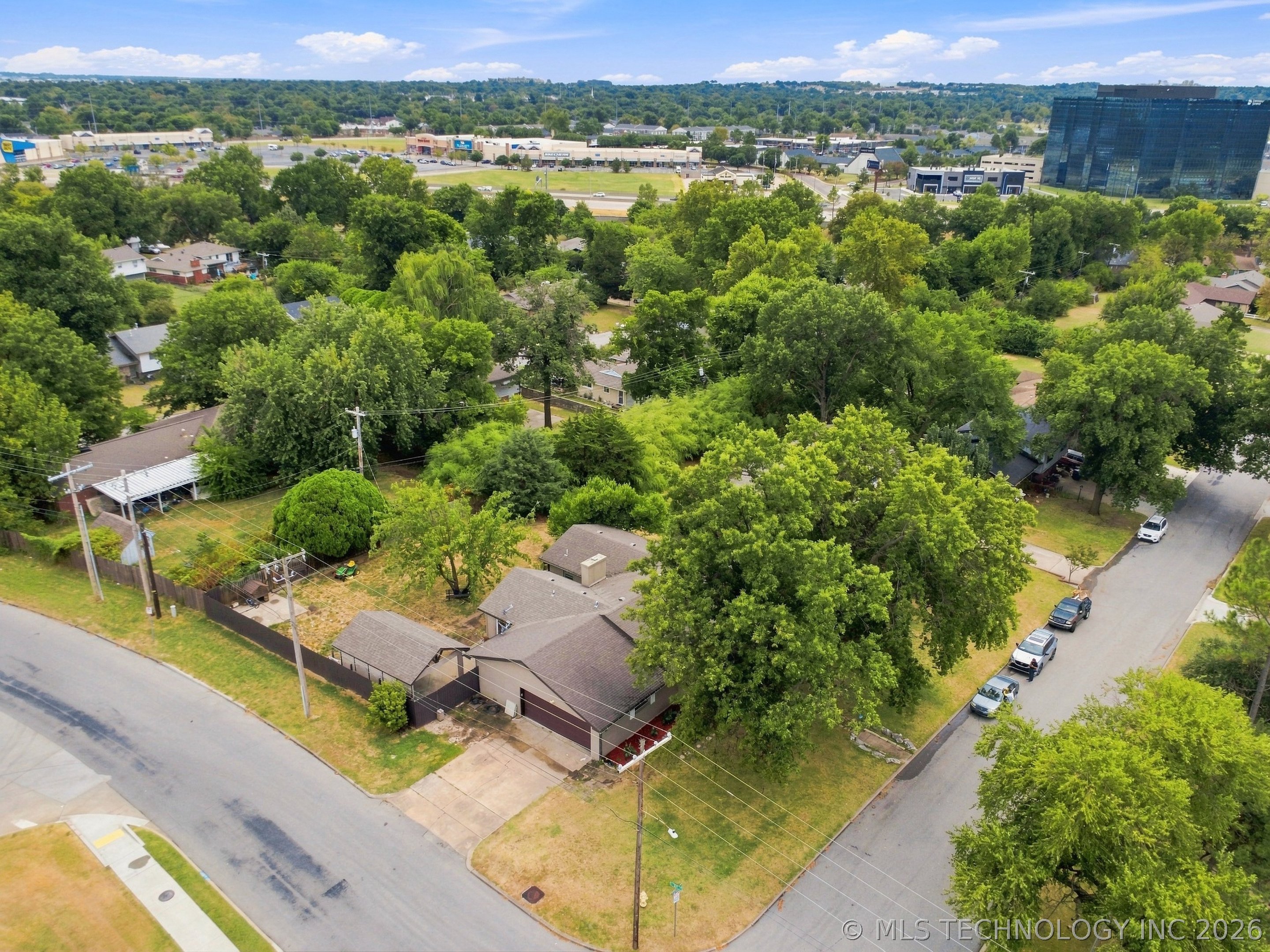 4307 S Braden Avenue Property Photo 4