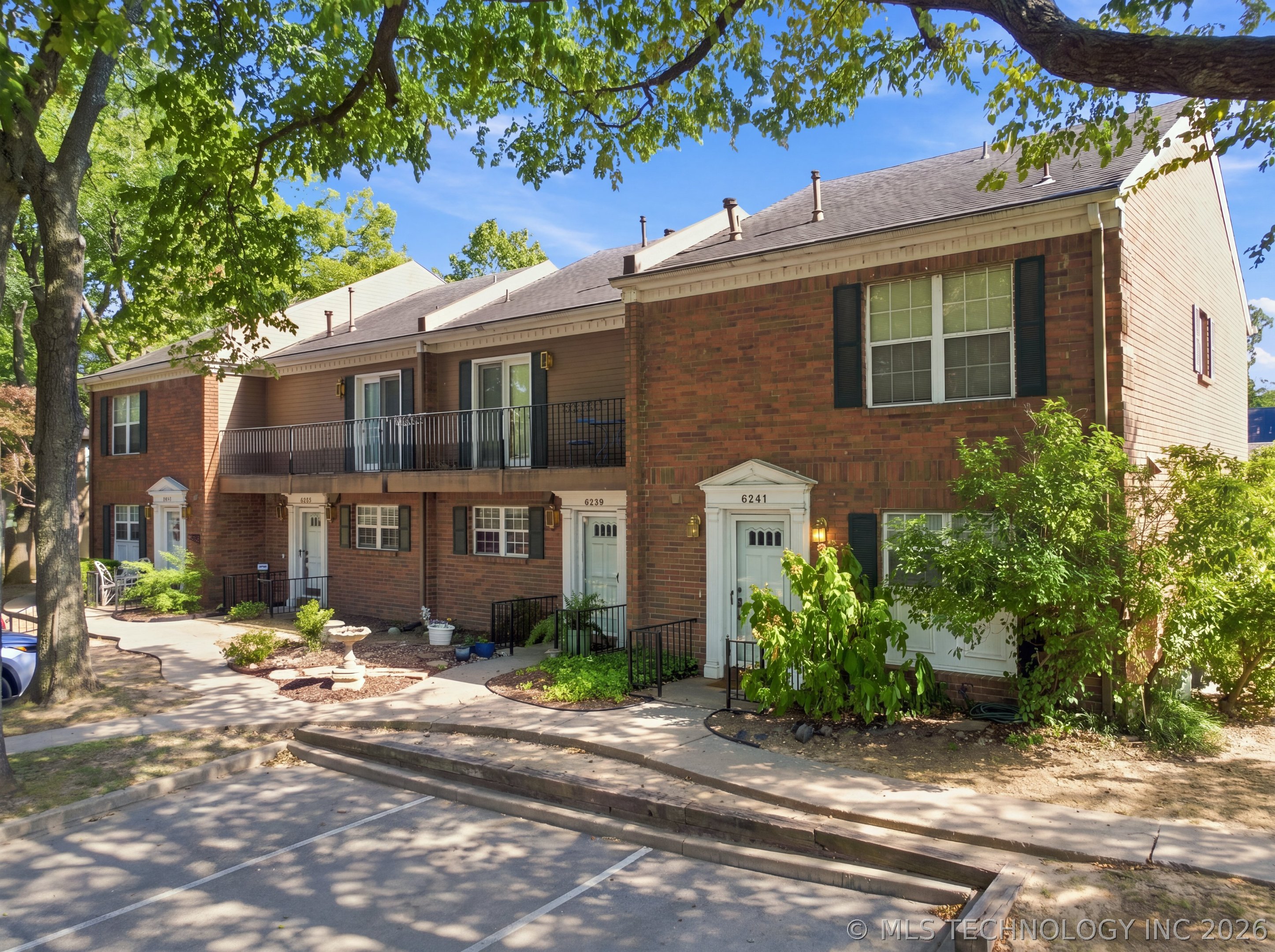 6237 S Yorktown Avenue 30 Property Photo 1