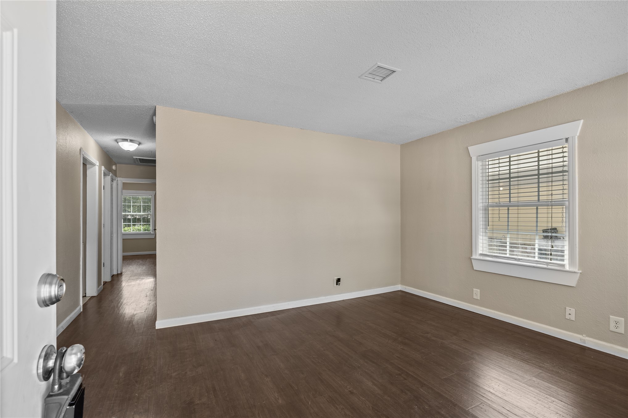 604 Se Greystone Avenue Property Photo 6