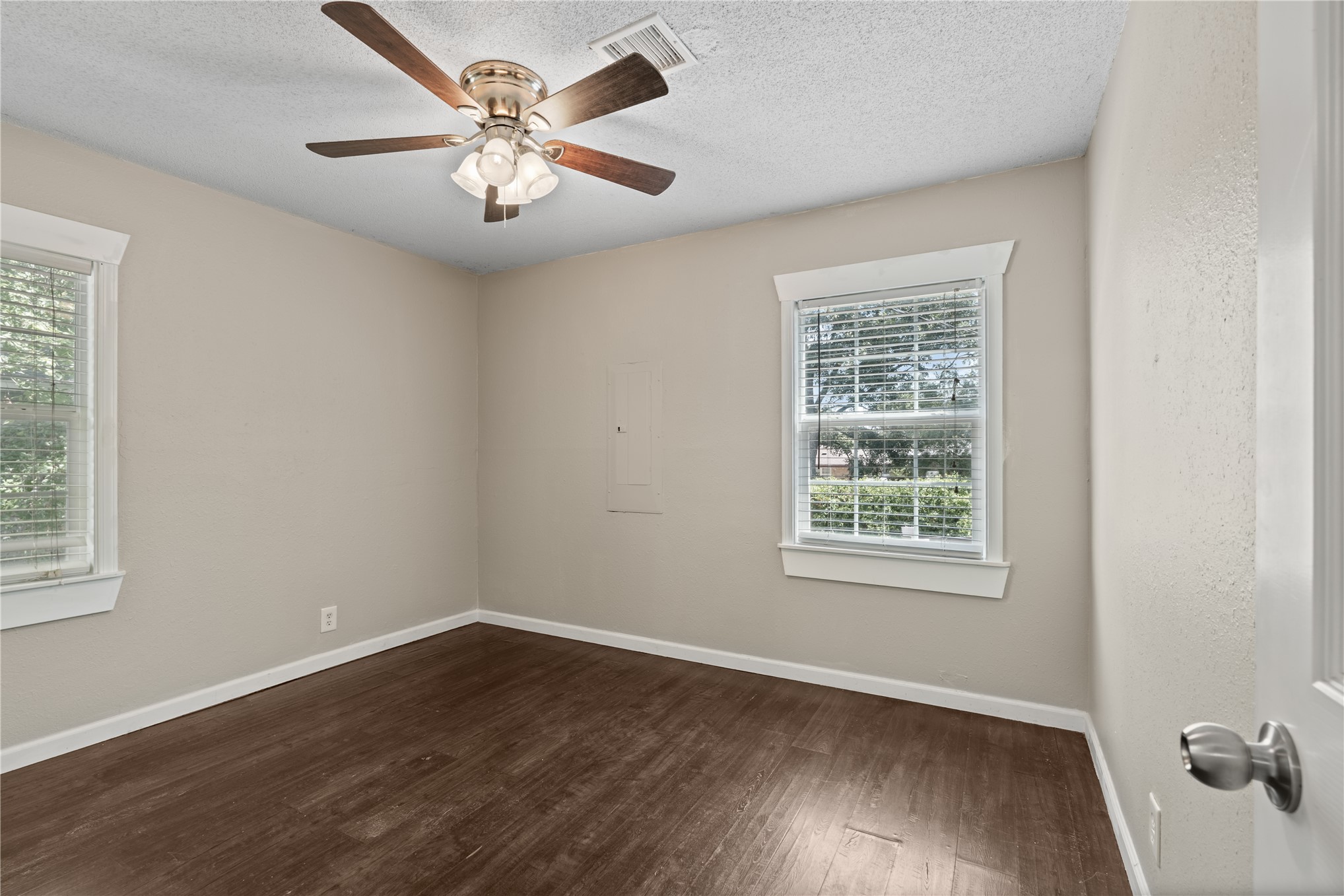 604 Se Greystone Avenue Property Photo 15