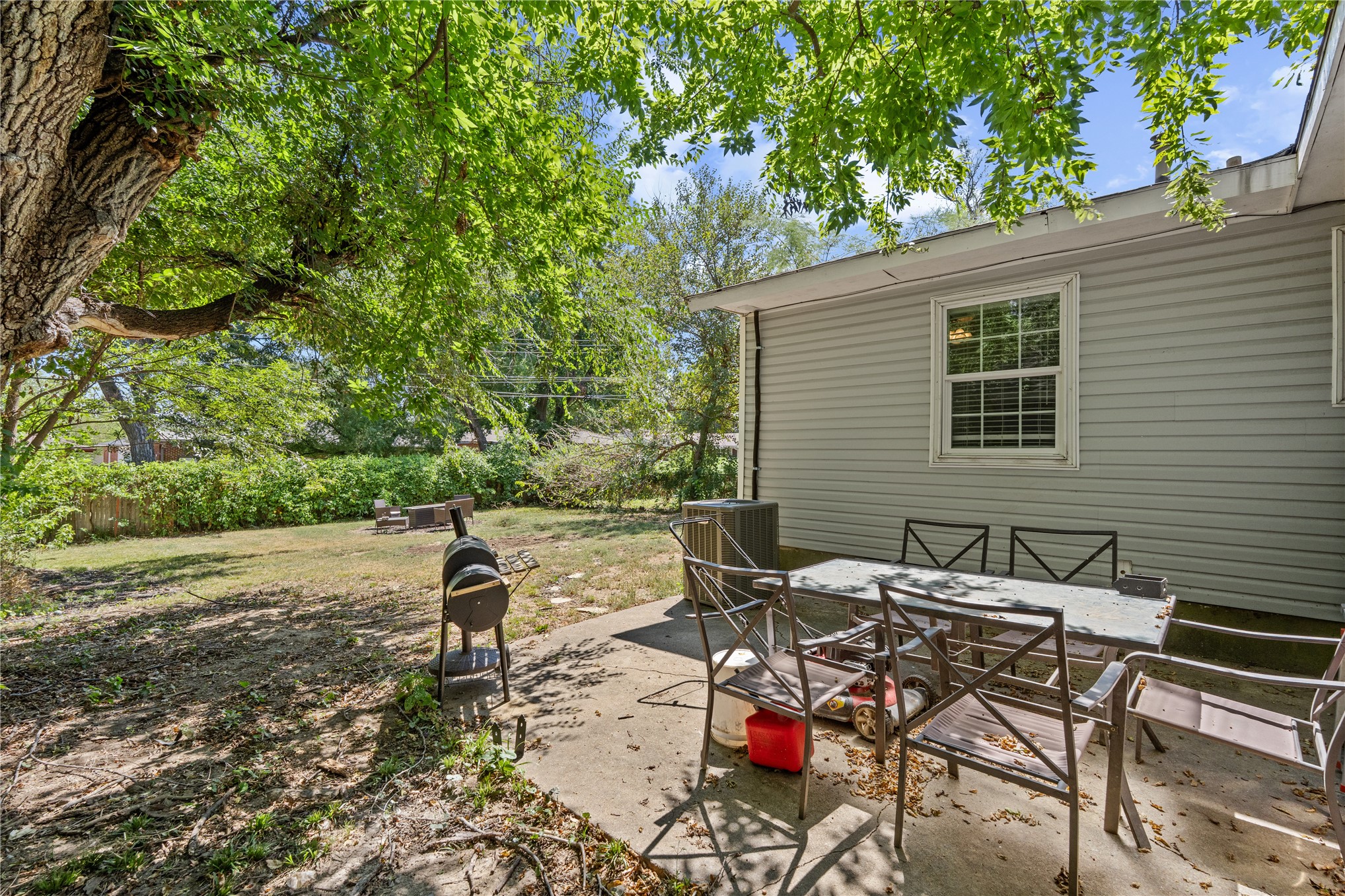 604 Se Greystone Avenue Property Photo 22
