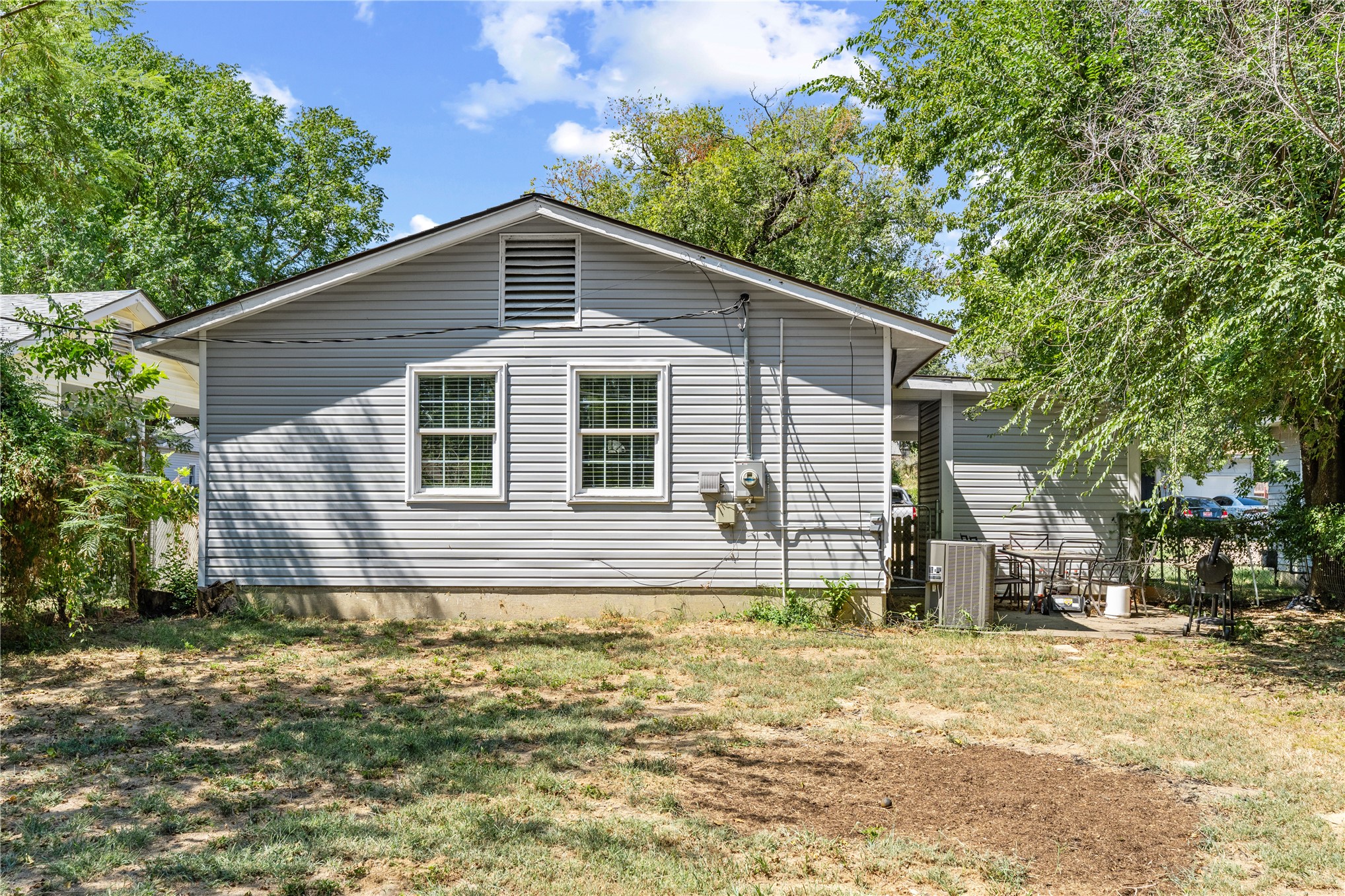 604 Se Greystone Avenue Property Photo 24