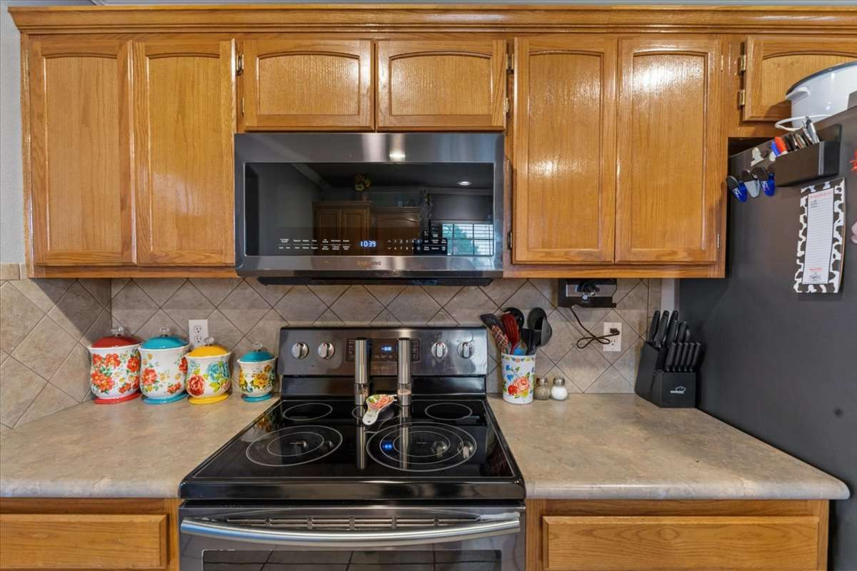 8517 E Madison Street Property Photo 7