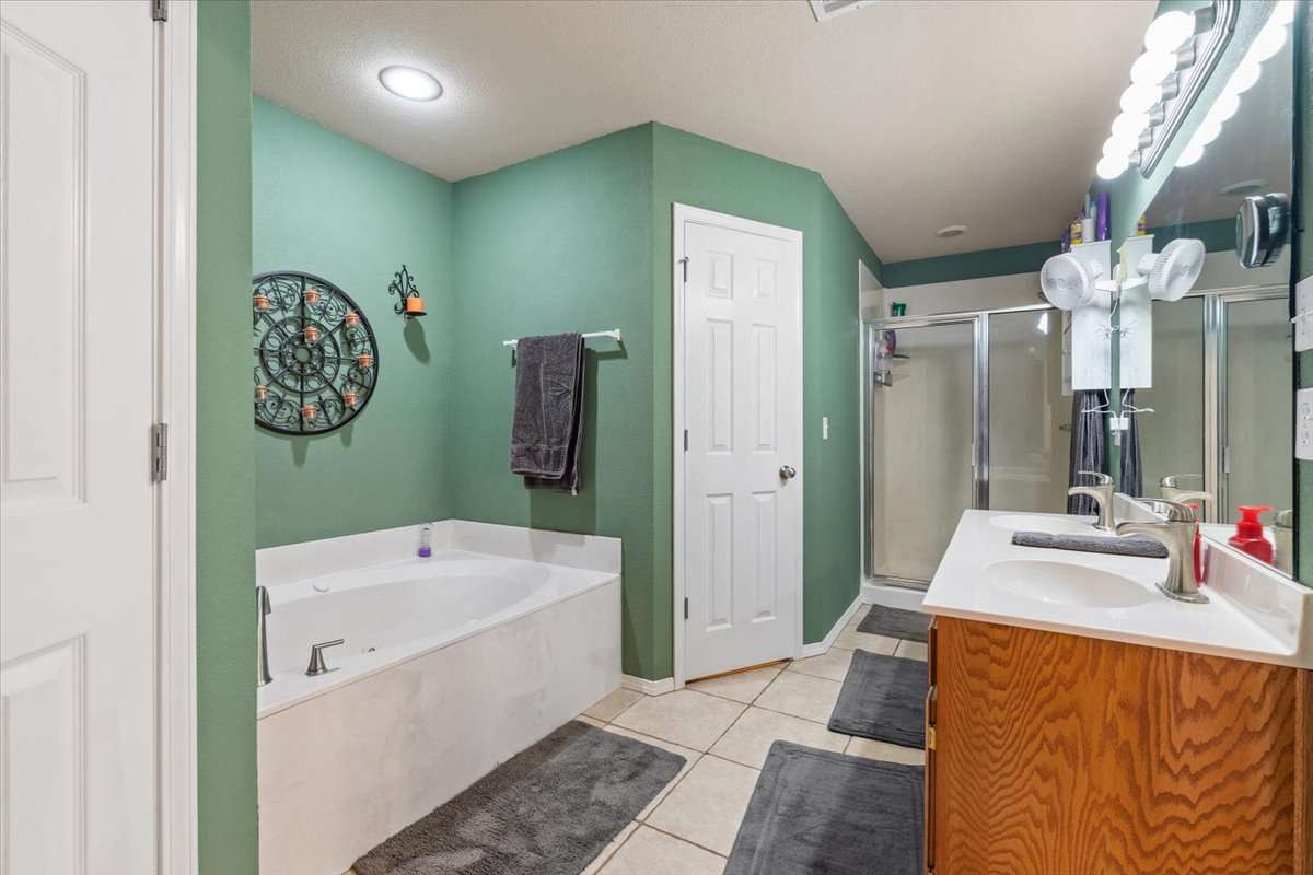 8517 E Madison Street Property Photo 25