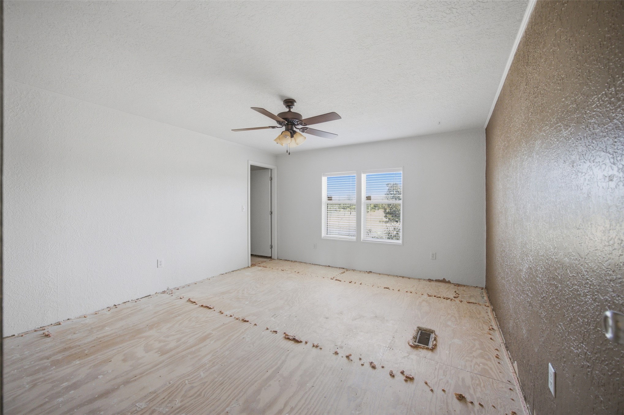 388 E Camp Loop Property Photo 5