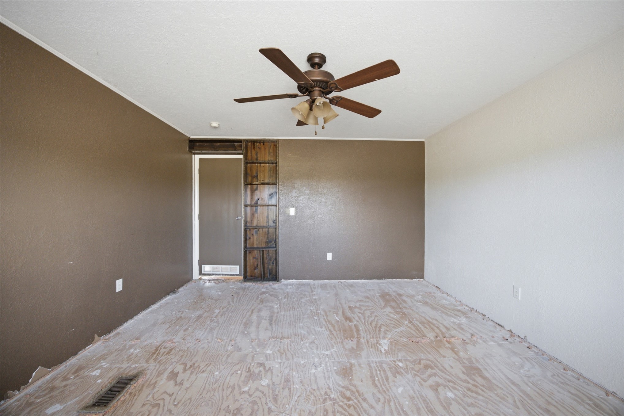 388 E Camp Loop Property Photo 6