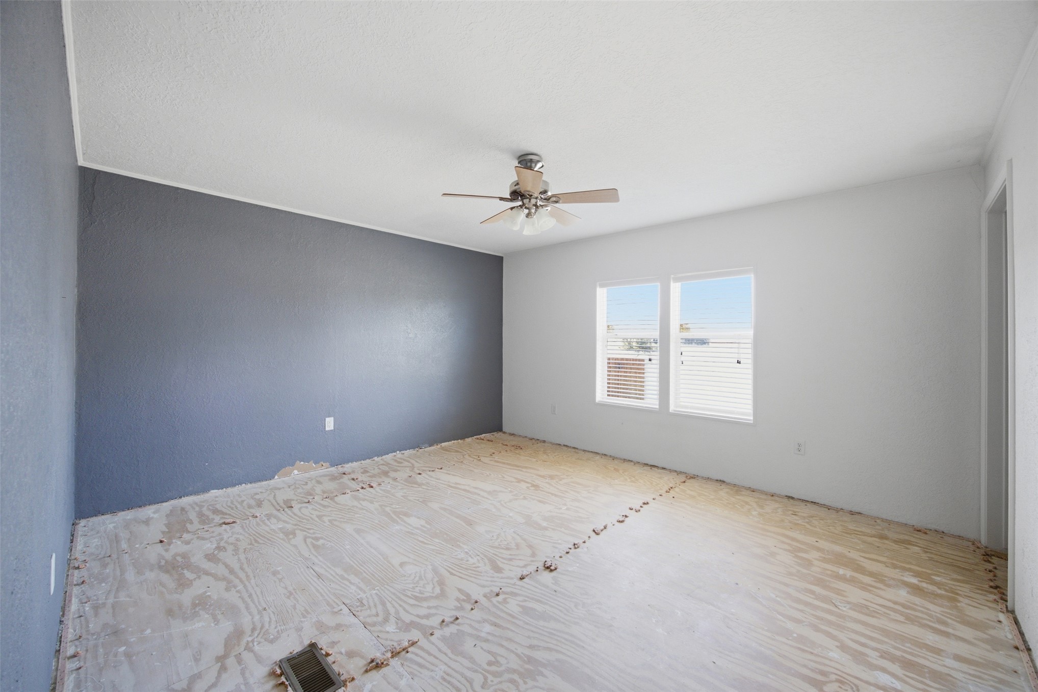 388 E Camp Loop Property Photo 8
