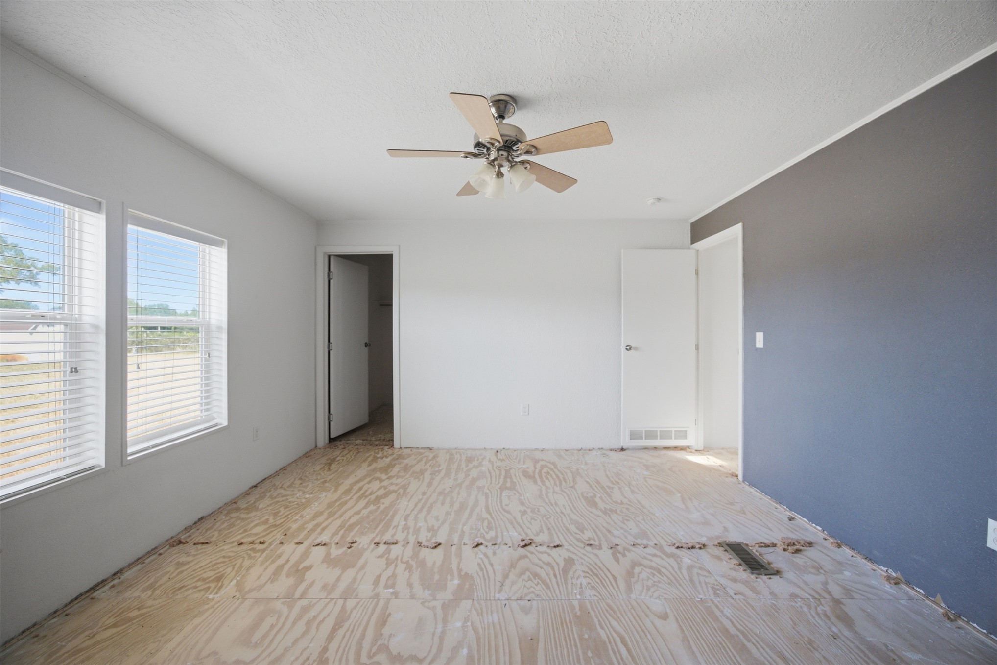 388 E Camp Loop Property Photo 9