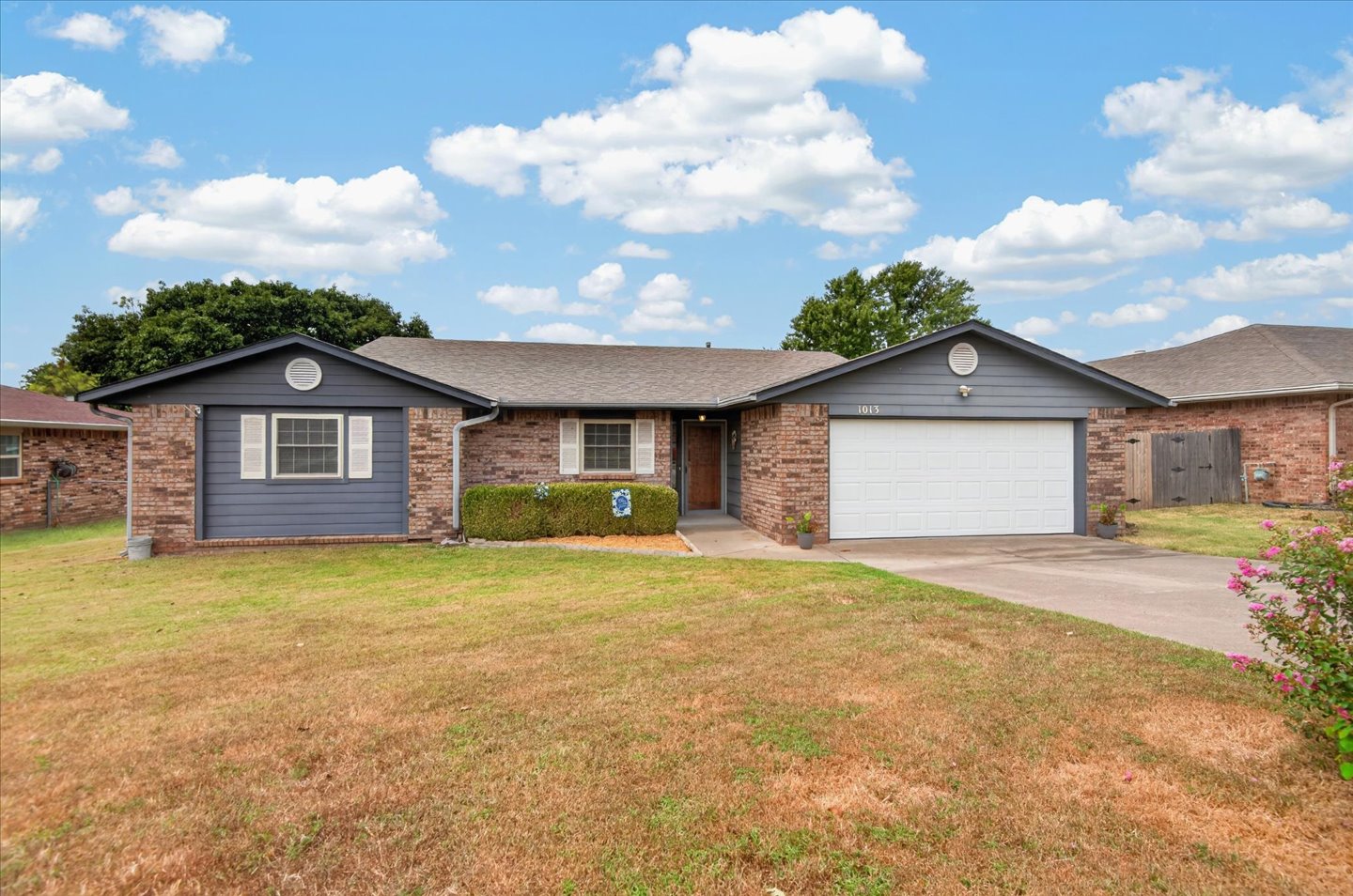 1013 King Drive Property Photo 2