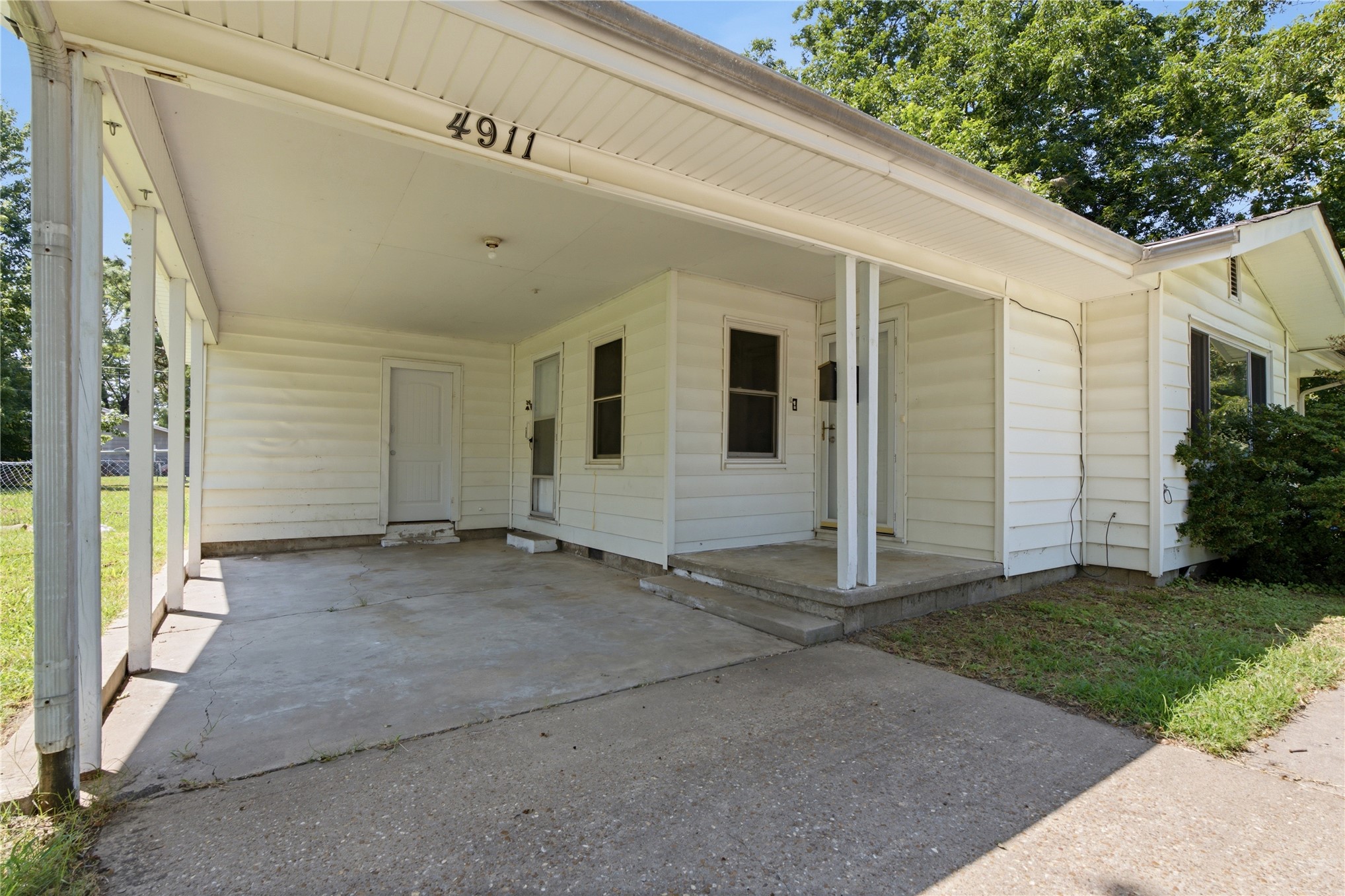 4911 Oklahoma Property Photo 2