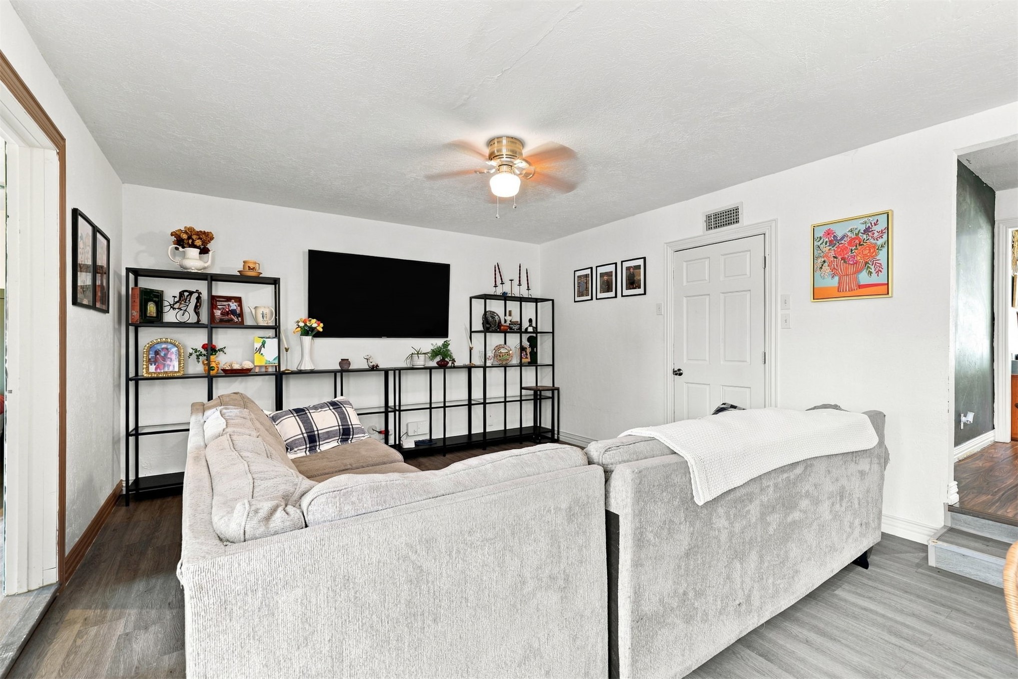 1001 Donna Sue Property Photo 6