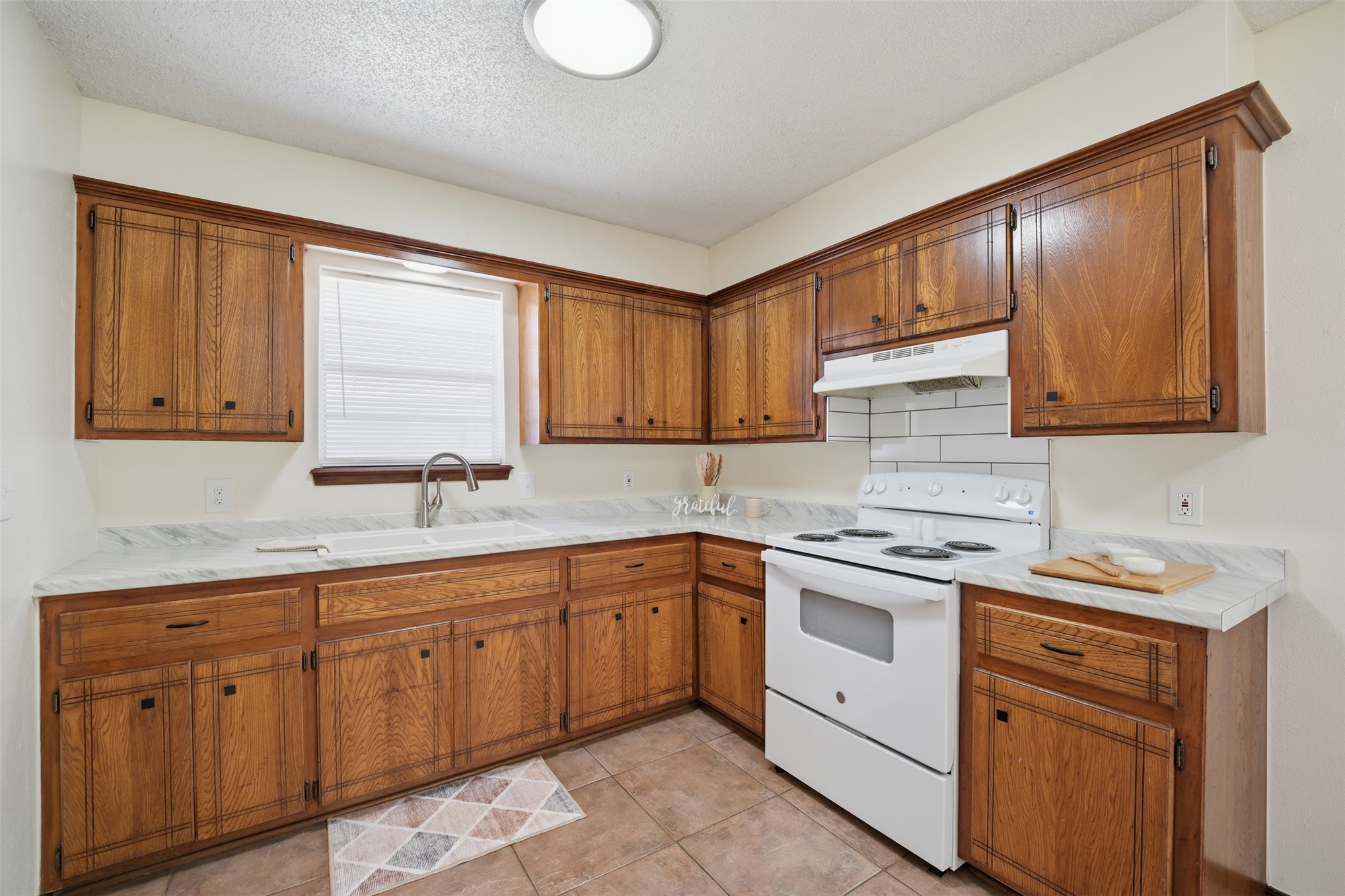 926 Charles Property Photo 8