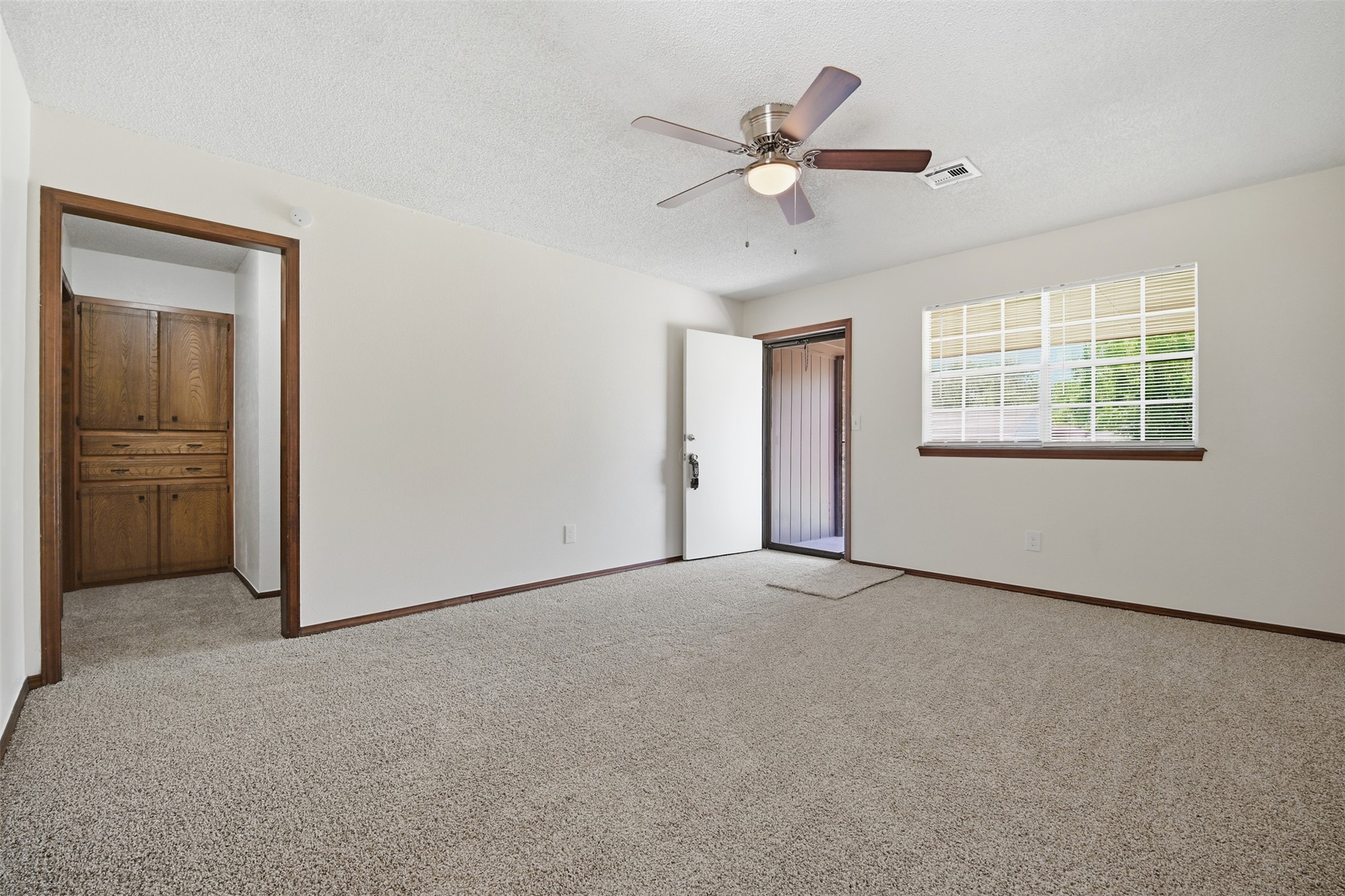 926 Charles Property Photo 11