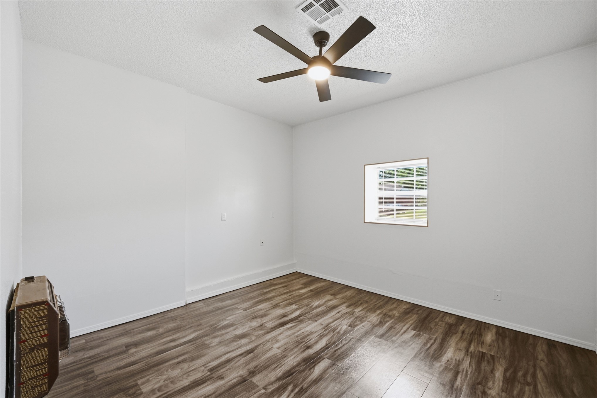 926 Charles Property Photo 14
