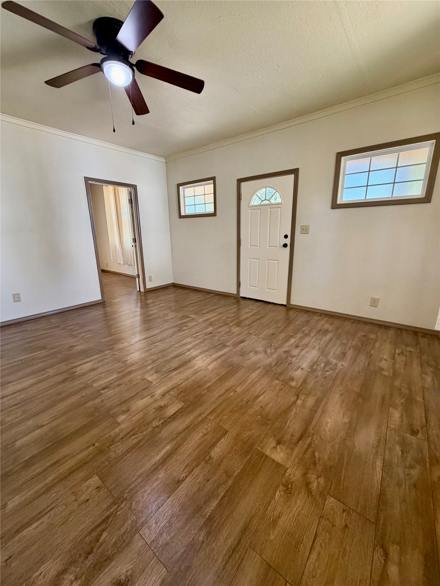 406 E Osage Street Property Photo 5