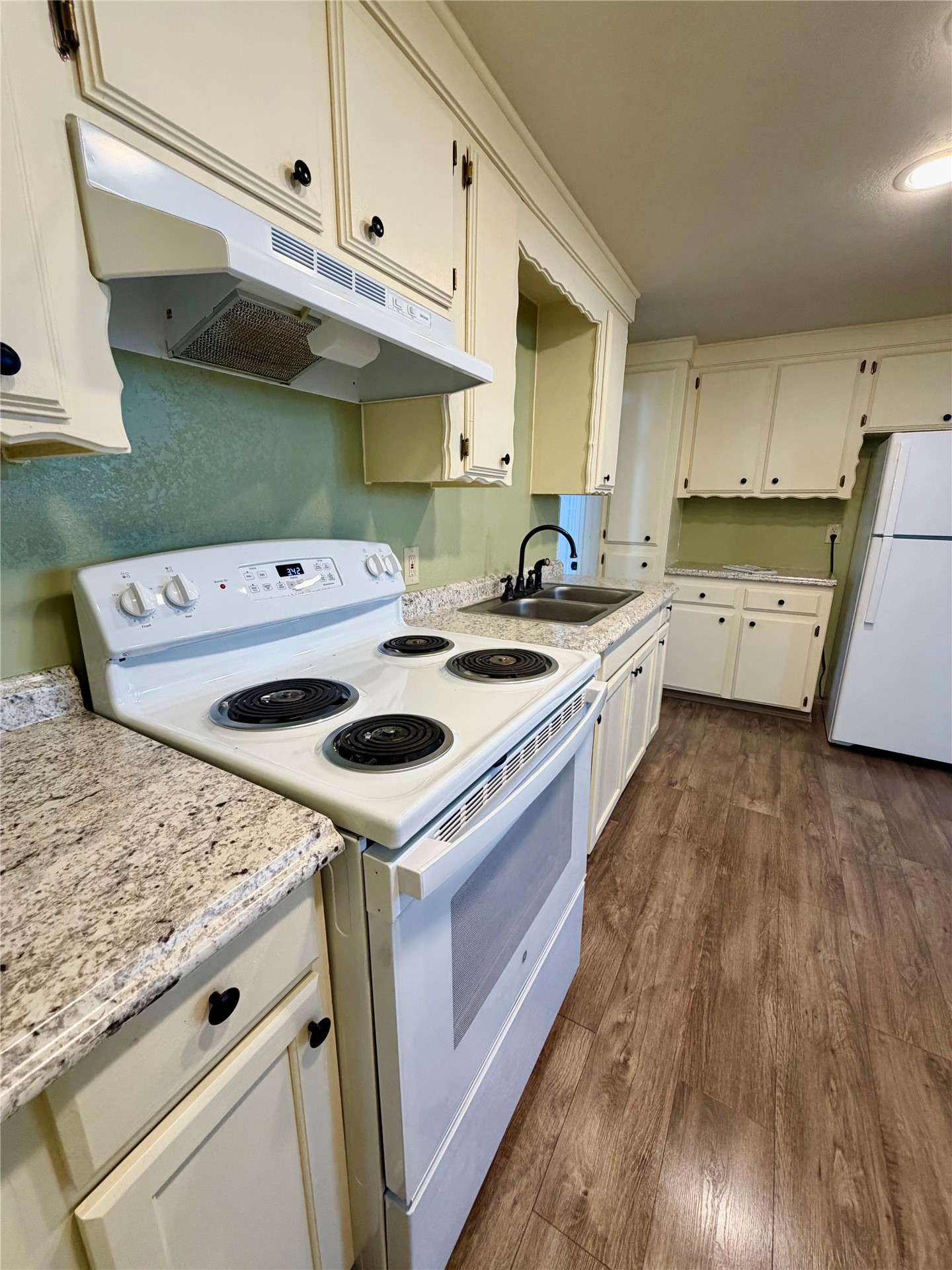 406 E Osage Street Property Photo 9