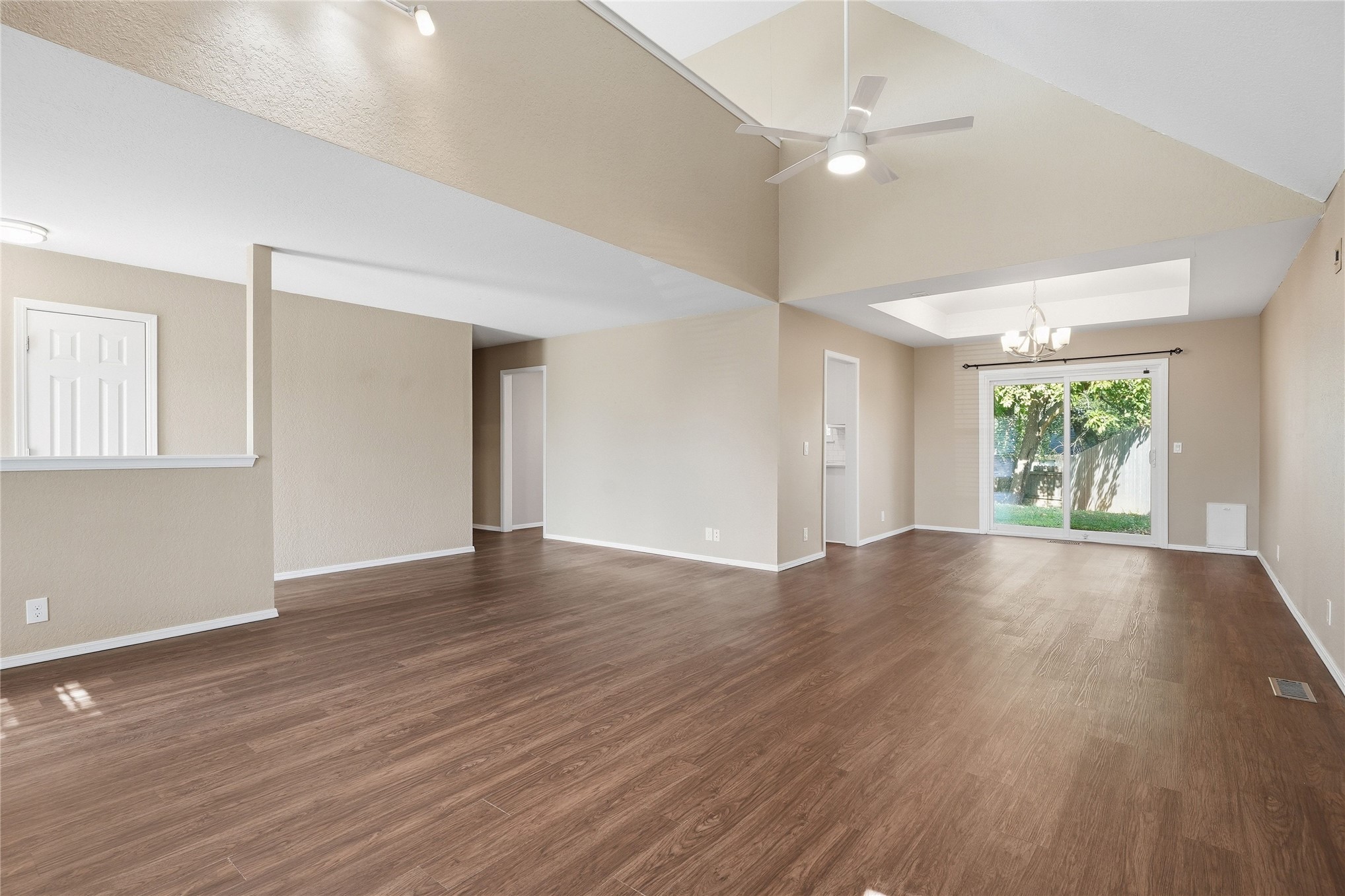 7724 S Hudson Avenue Property Photo 8