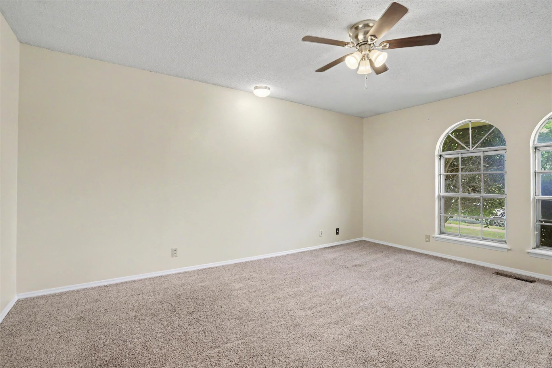 10107 E 29th Street Property Photo 14
