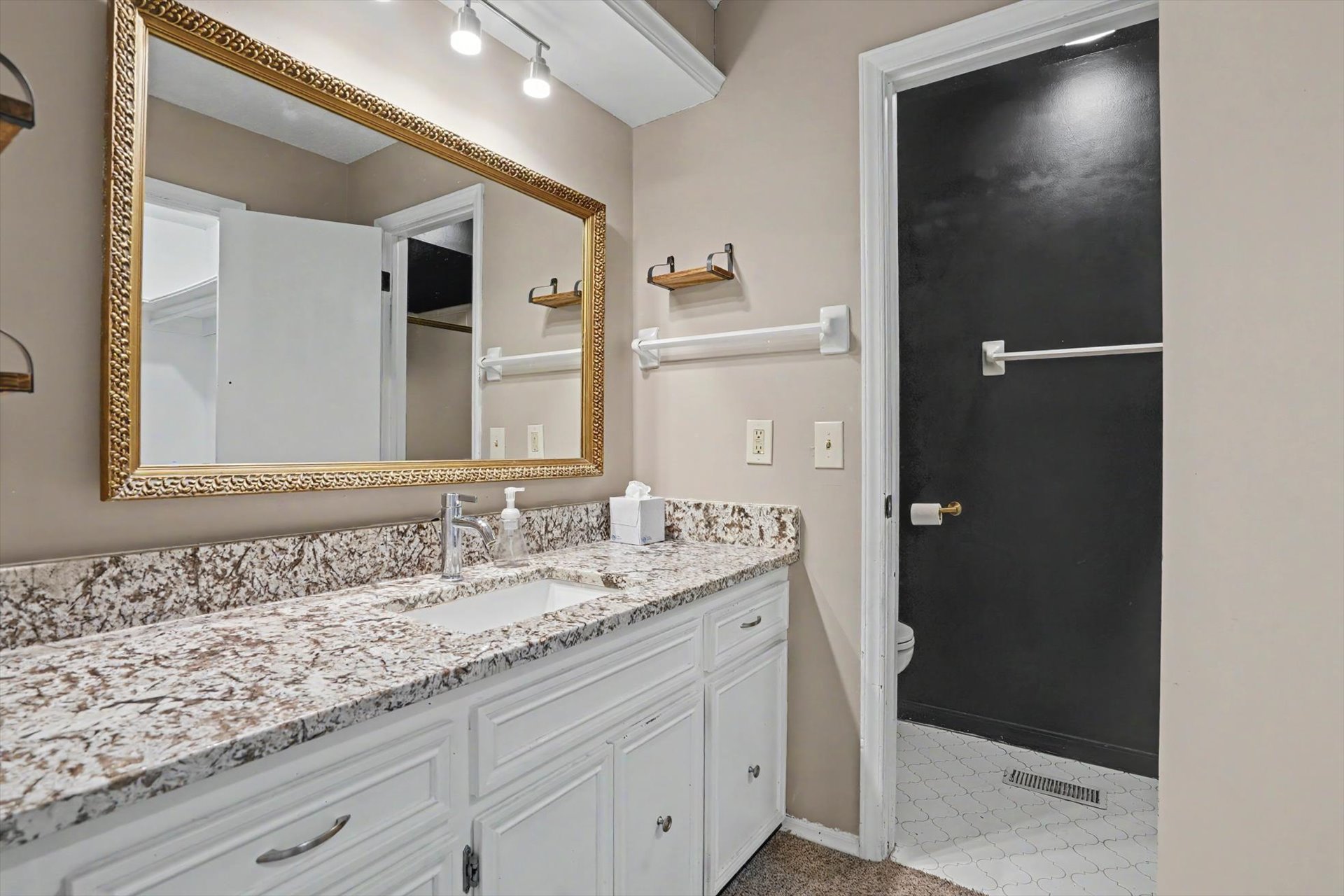 10107 E 29th Street Property Photo 17