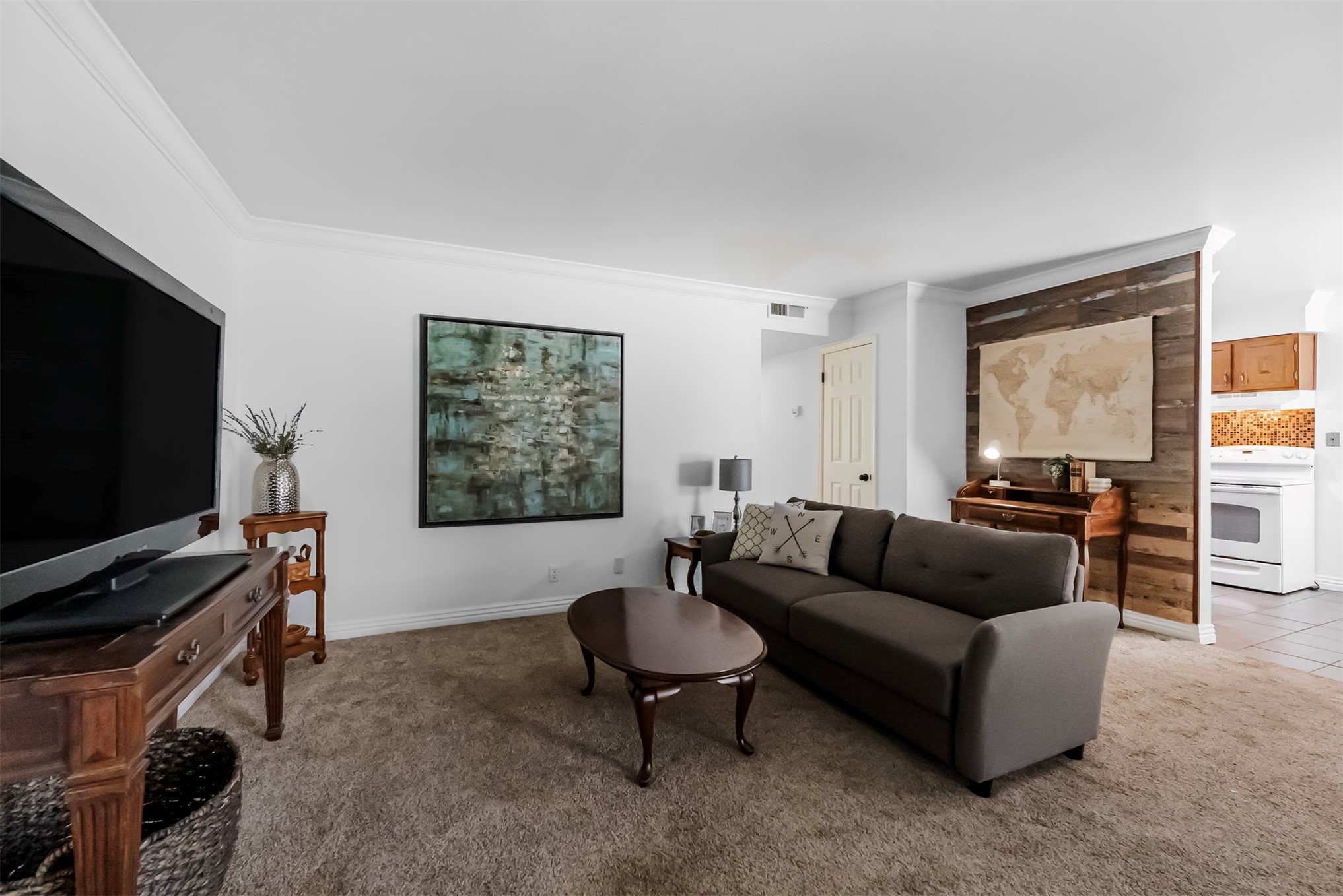 6717 S Richmond Avenue 537 Property Photo 4