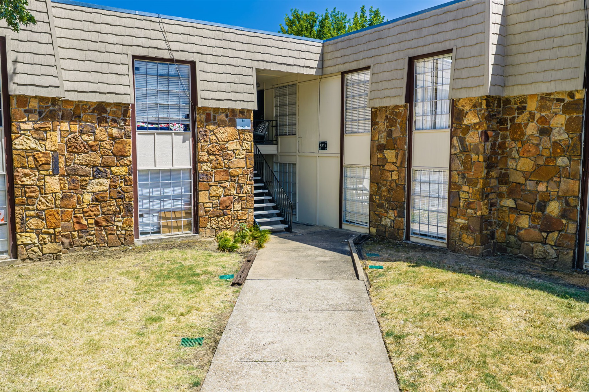 6717 S Richmond Avenue 537 Property Photo 27