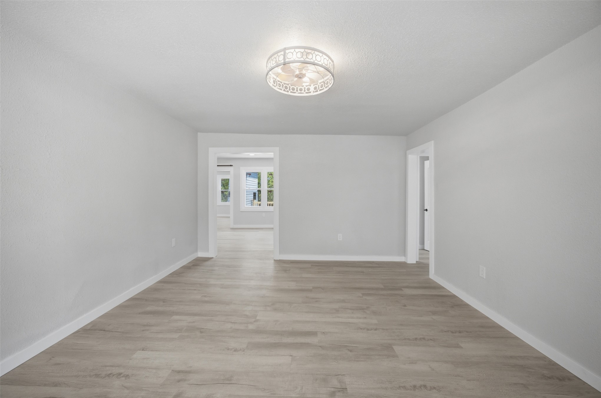 711 W Monroe Street Property Photo 5