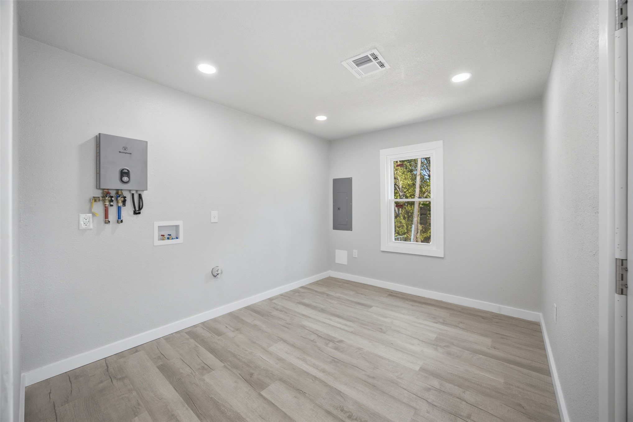 711 W Monroe Street Property Photo 24