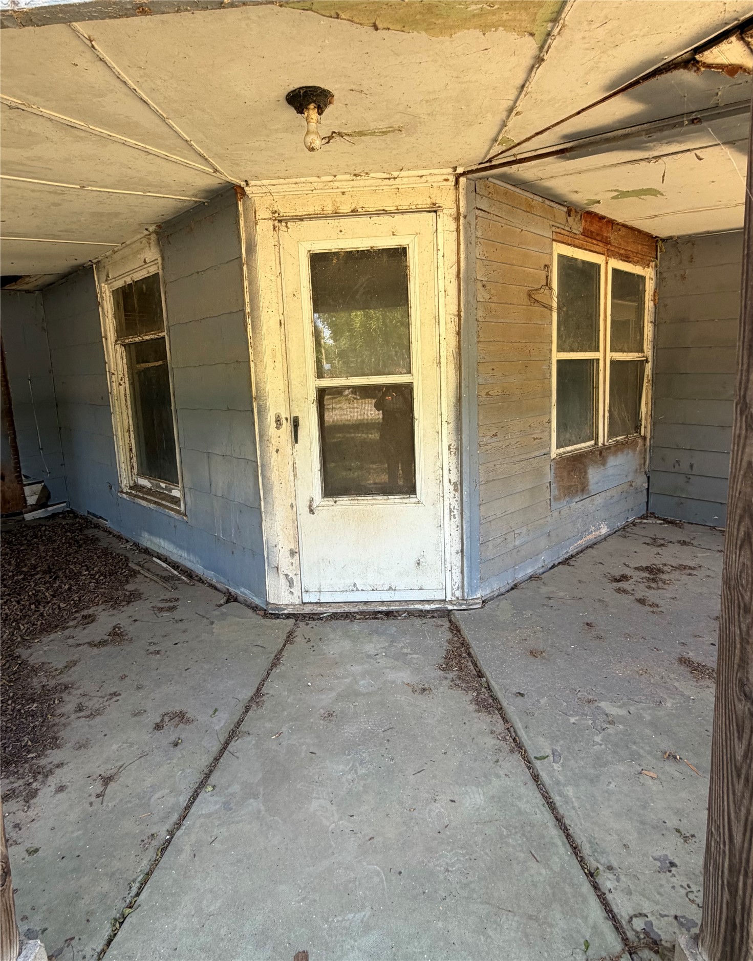 300 S Rosehill Avenue Property Photo 2