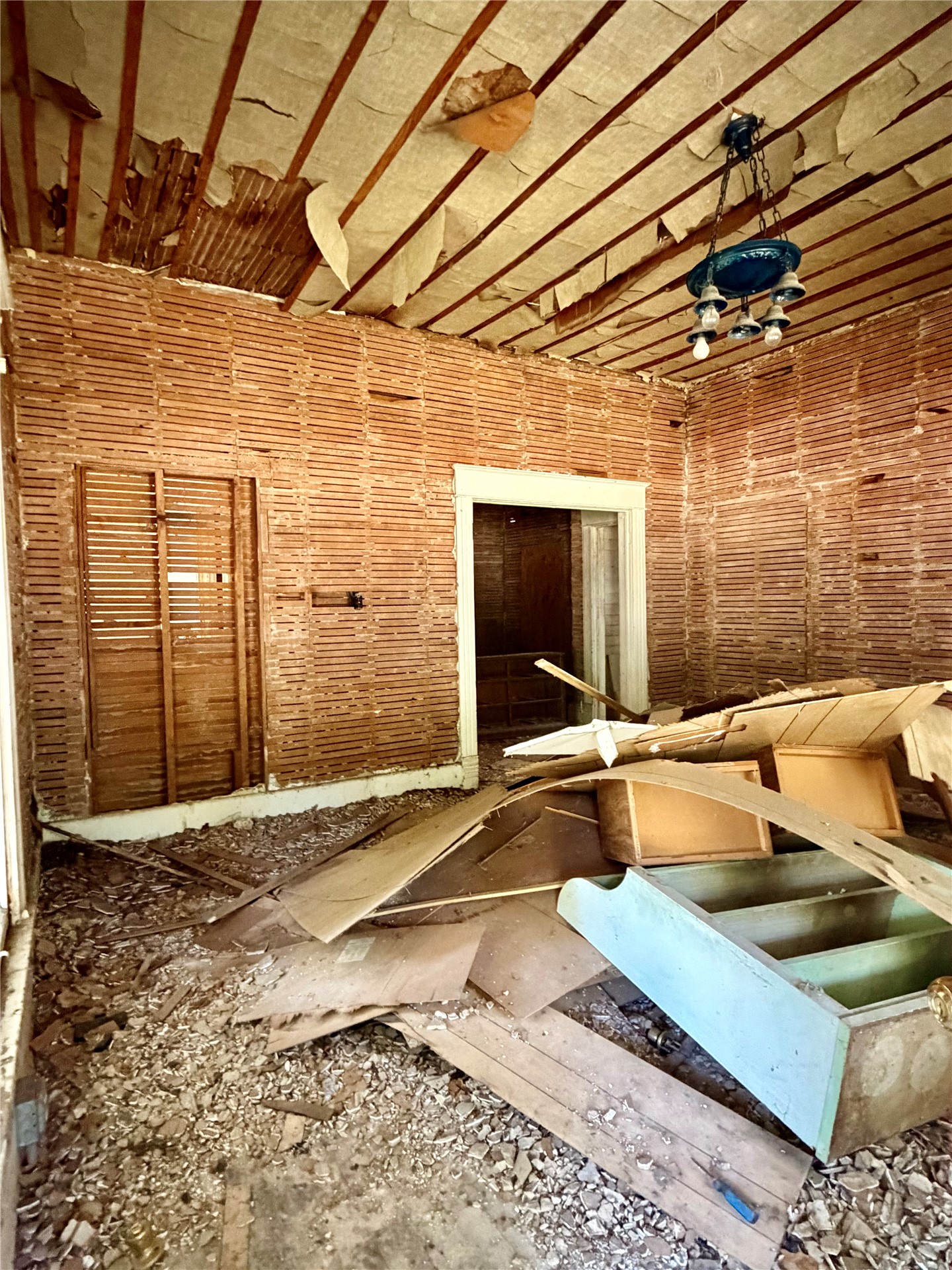 300 S Rosehill Avenue Property Photo 4