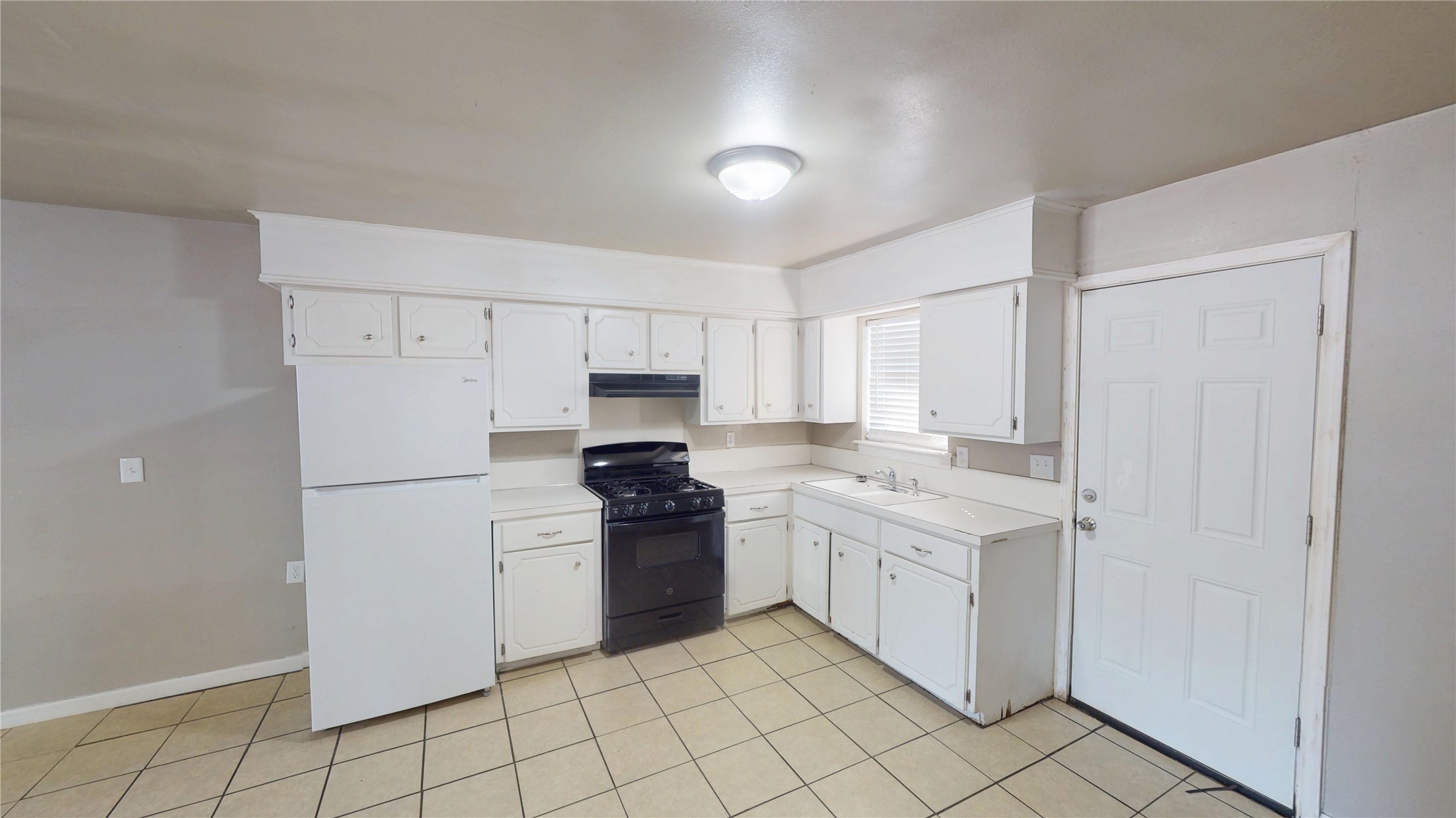 13858 S 292nd East Avenue B Property Photo 4