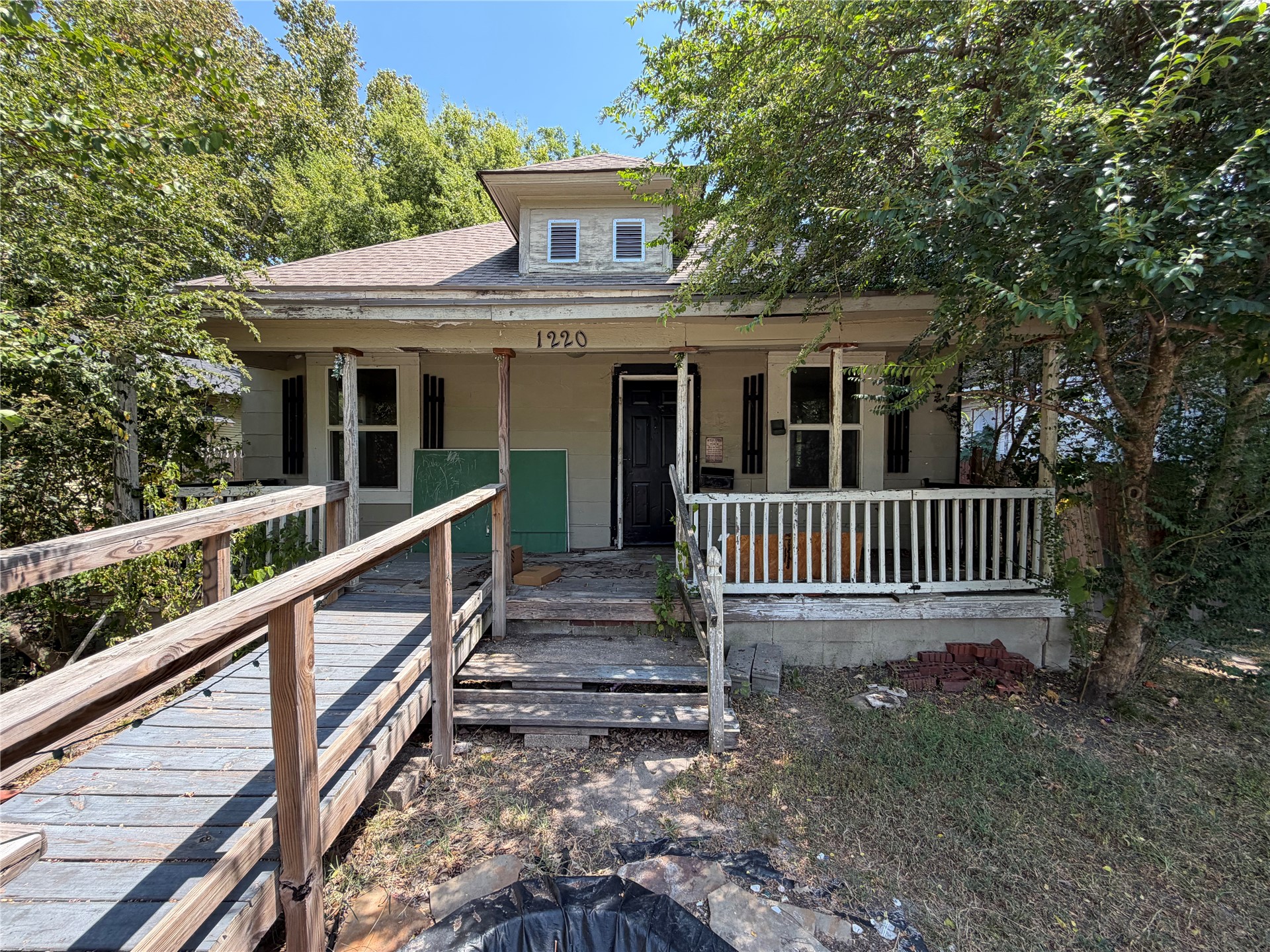 1220 Cherry Street Property Photo 1
