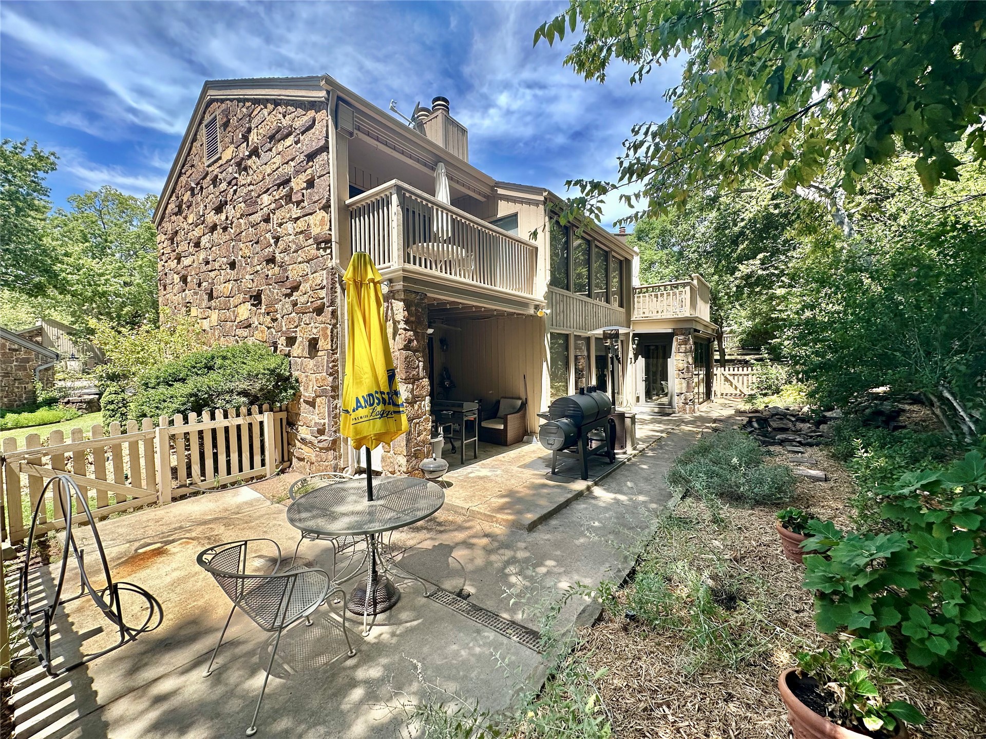 3313 E 68th Place 6 Property Photo 3