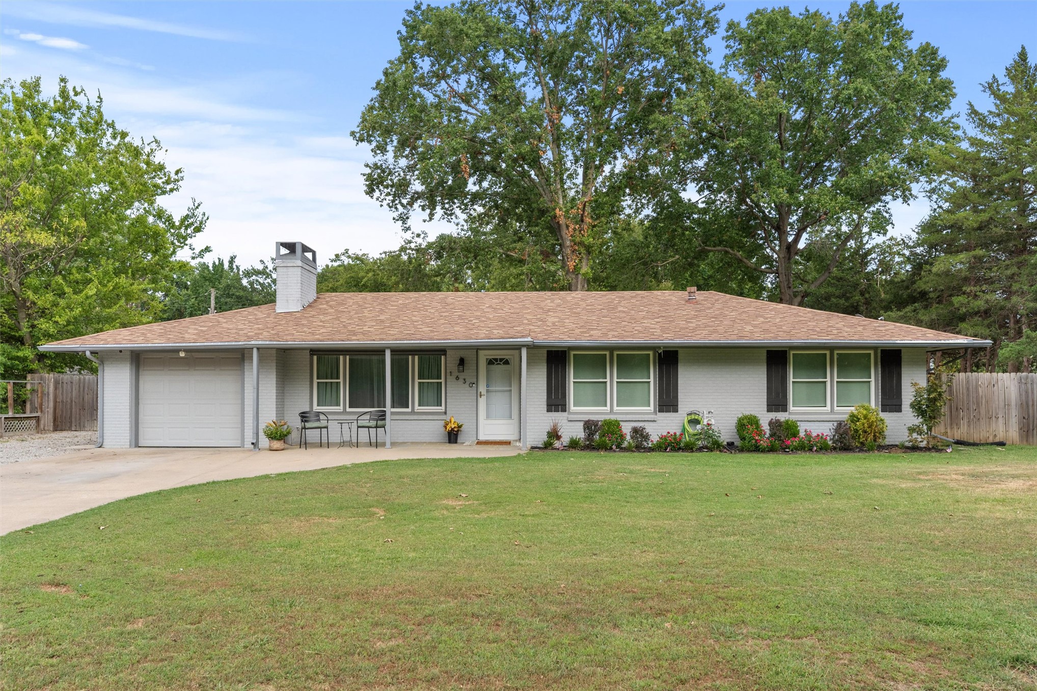 1630 East Drive Property Photo 1