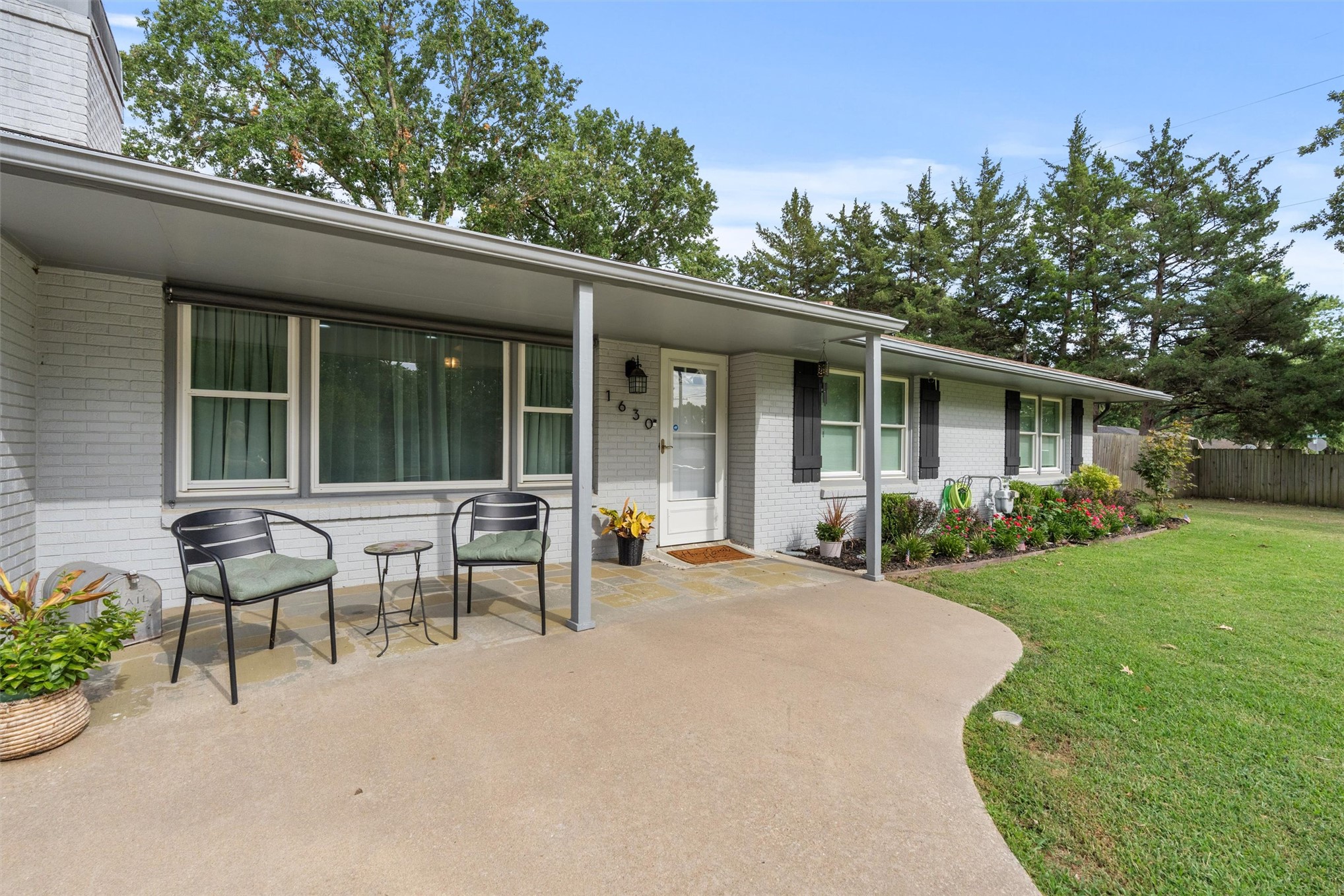 1630 East Drive Property Photo 3