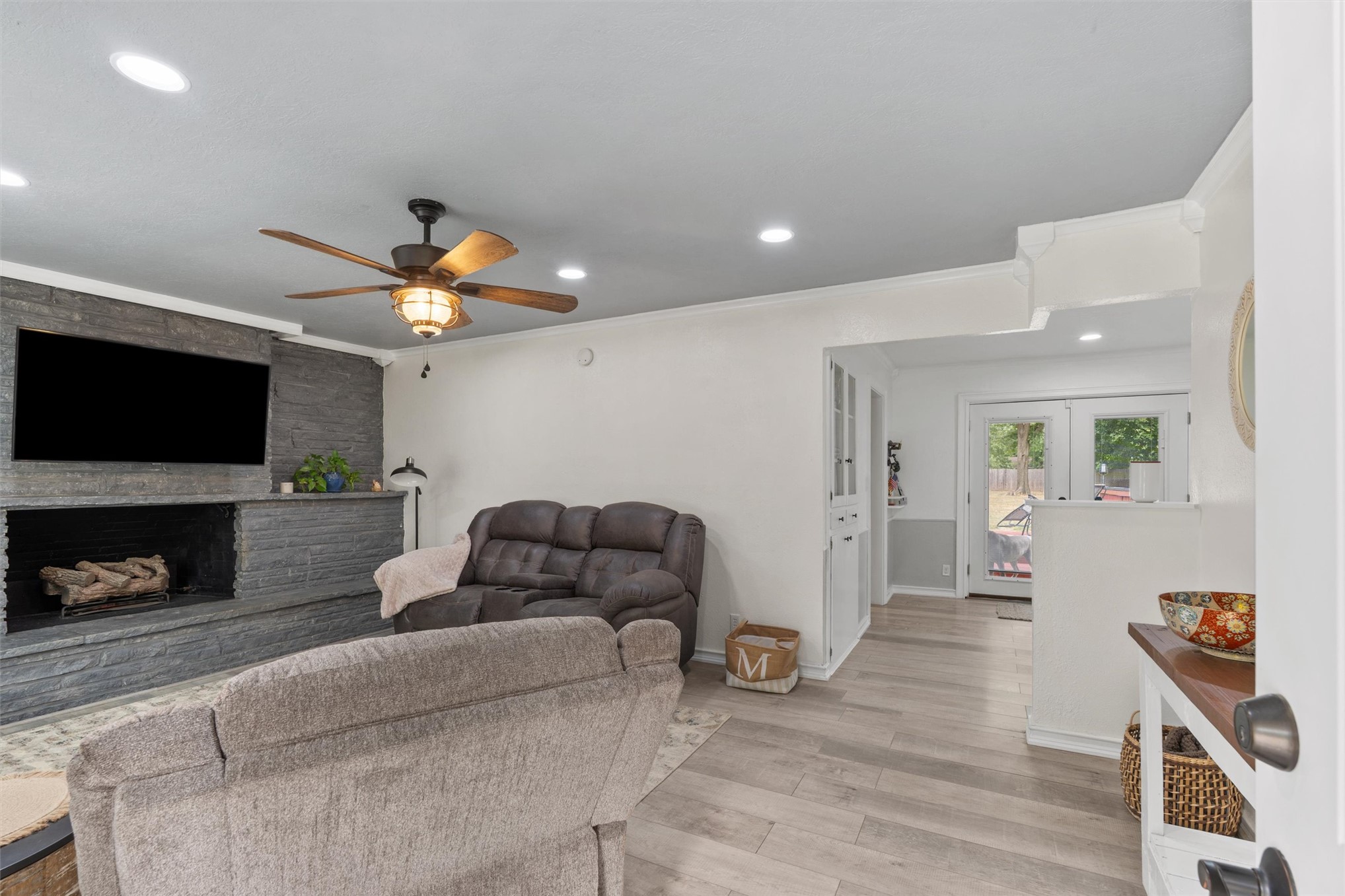 1630 East Drive Property Photo 4
