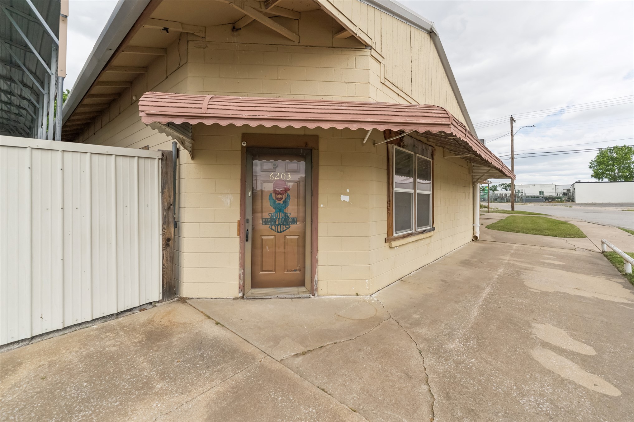 6205 E Tecumseh Street Property Photo 3