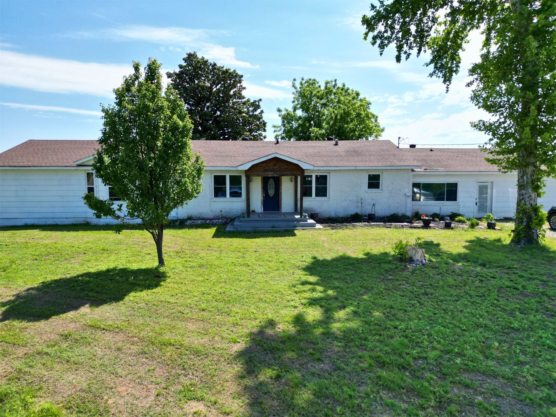 4082 N 374 Road Property Photo 1