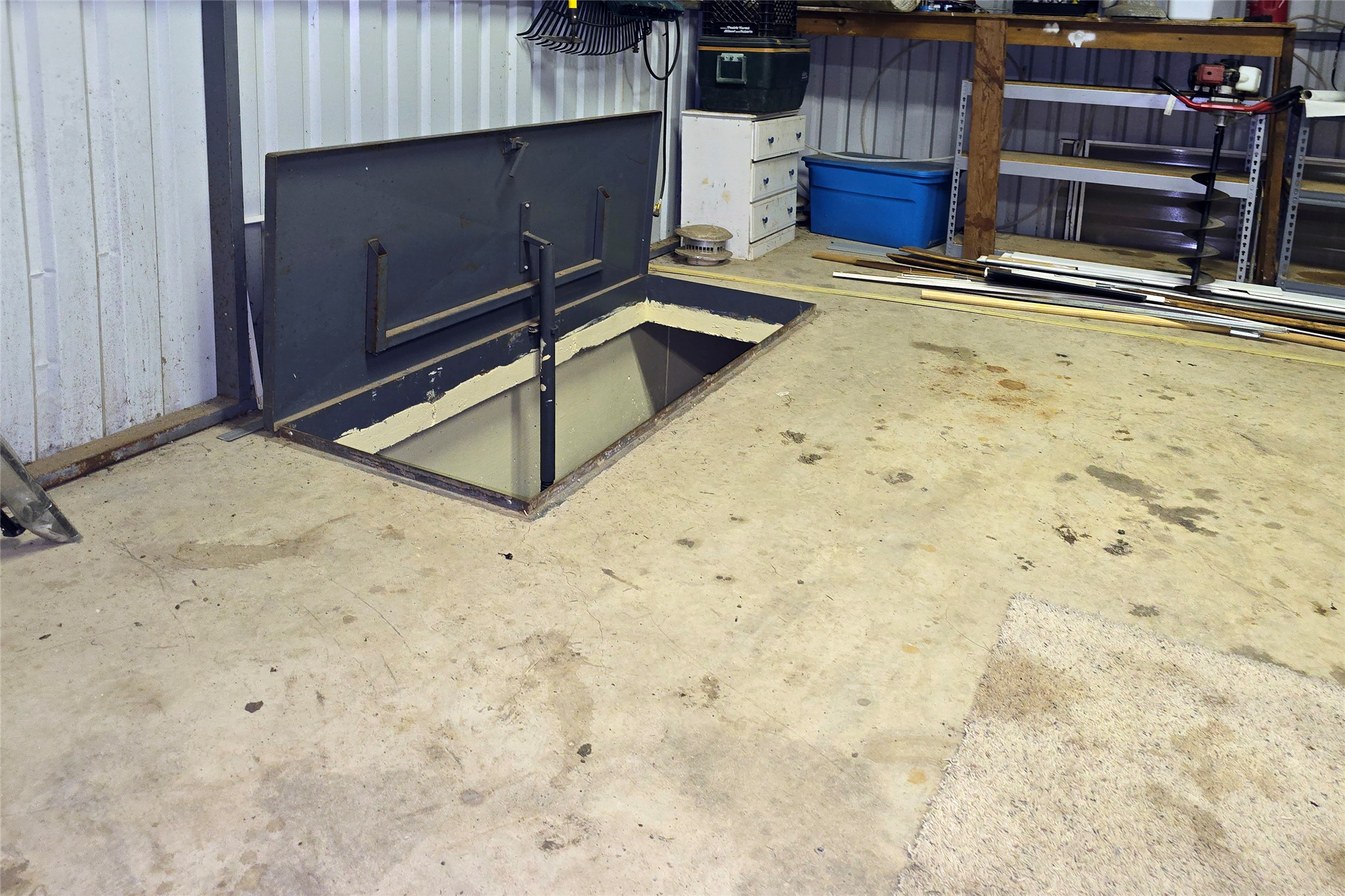 9817 Polecat Property Photo 31