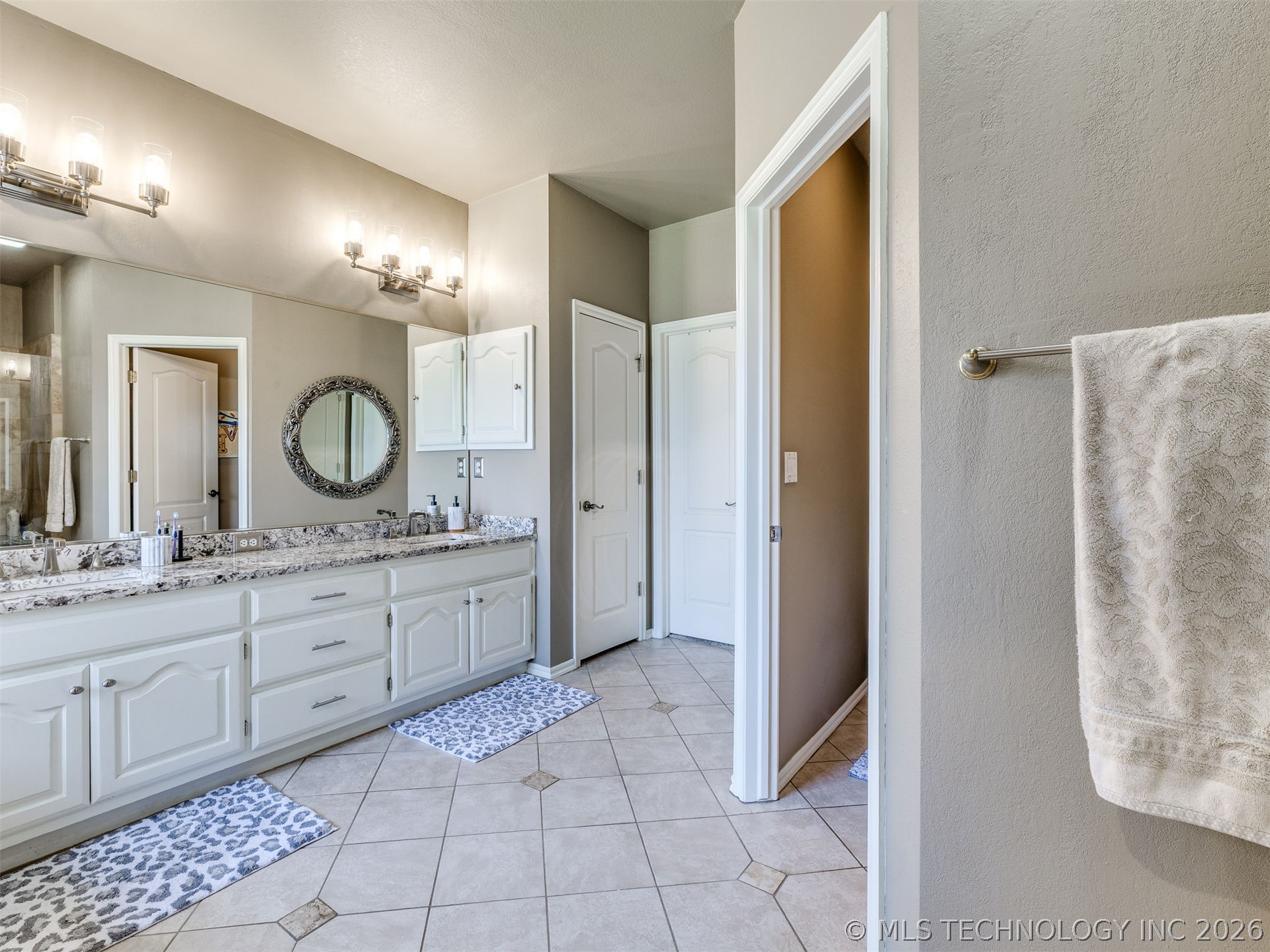 8335 S 70th East Avenue E Property Photo 24
