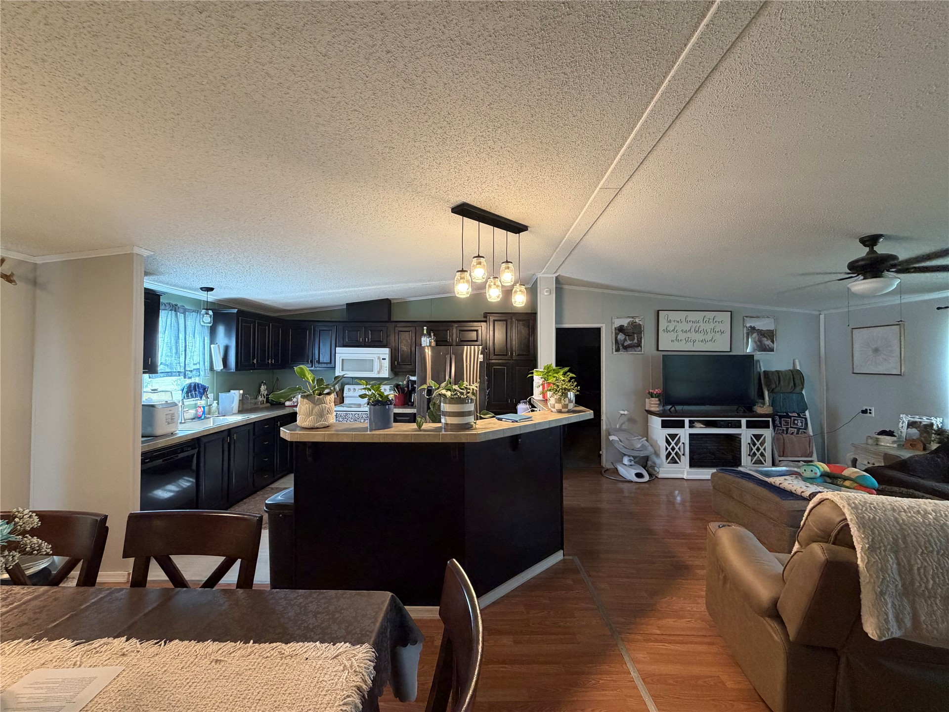 51 Sun Prairie Street Property Photo 3