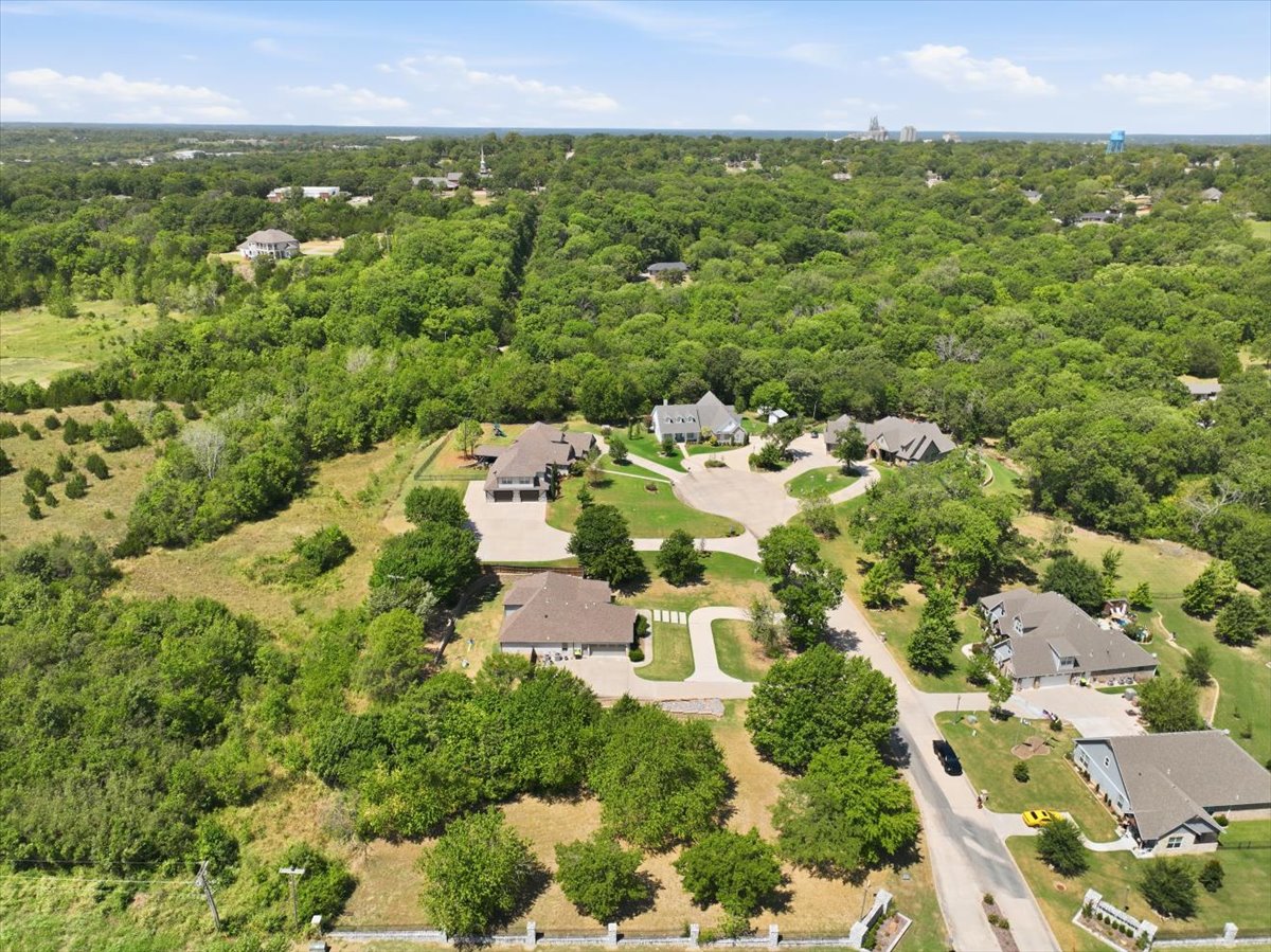 Cobblestone Drive Property Photo 6