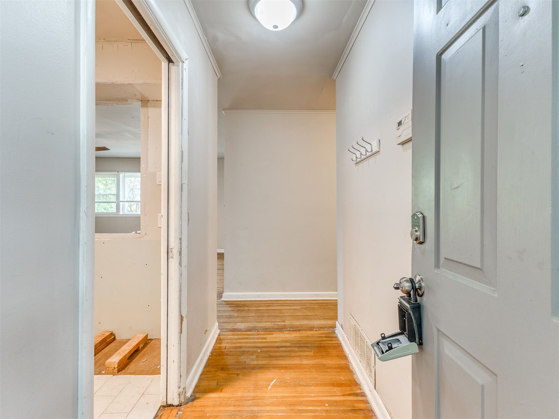 4369 S Yale Avenue Property Photo 2