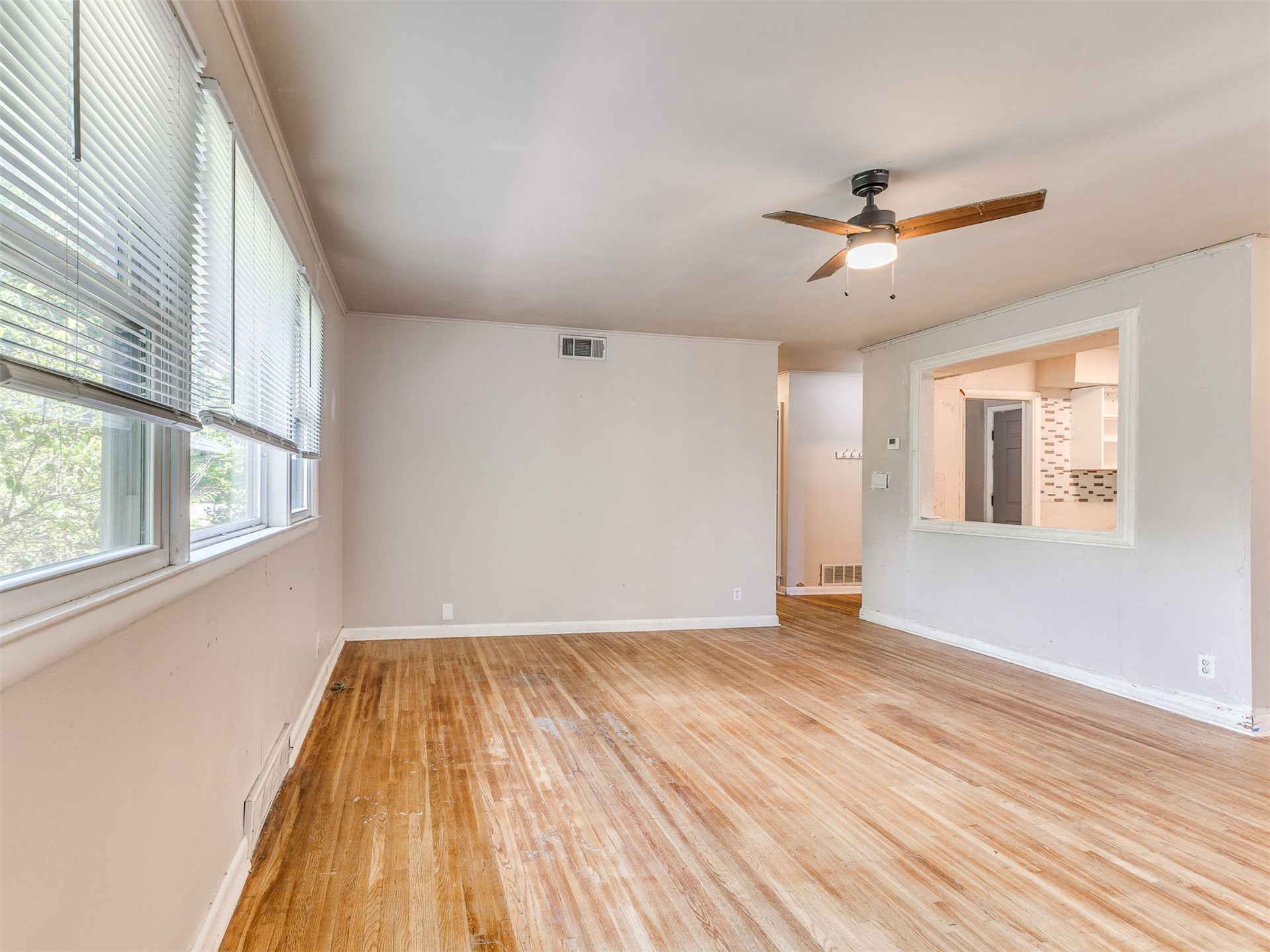 4369 S Yale Avenue Property Photo 6