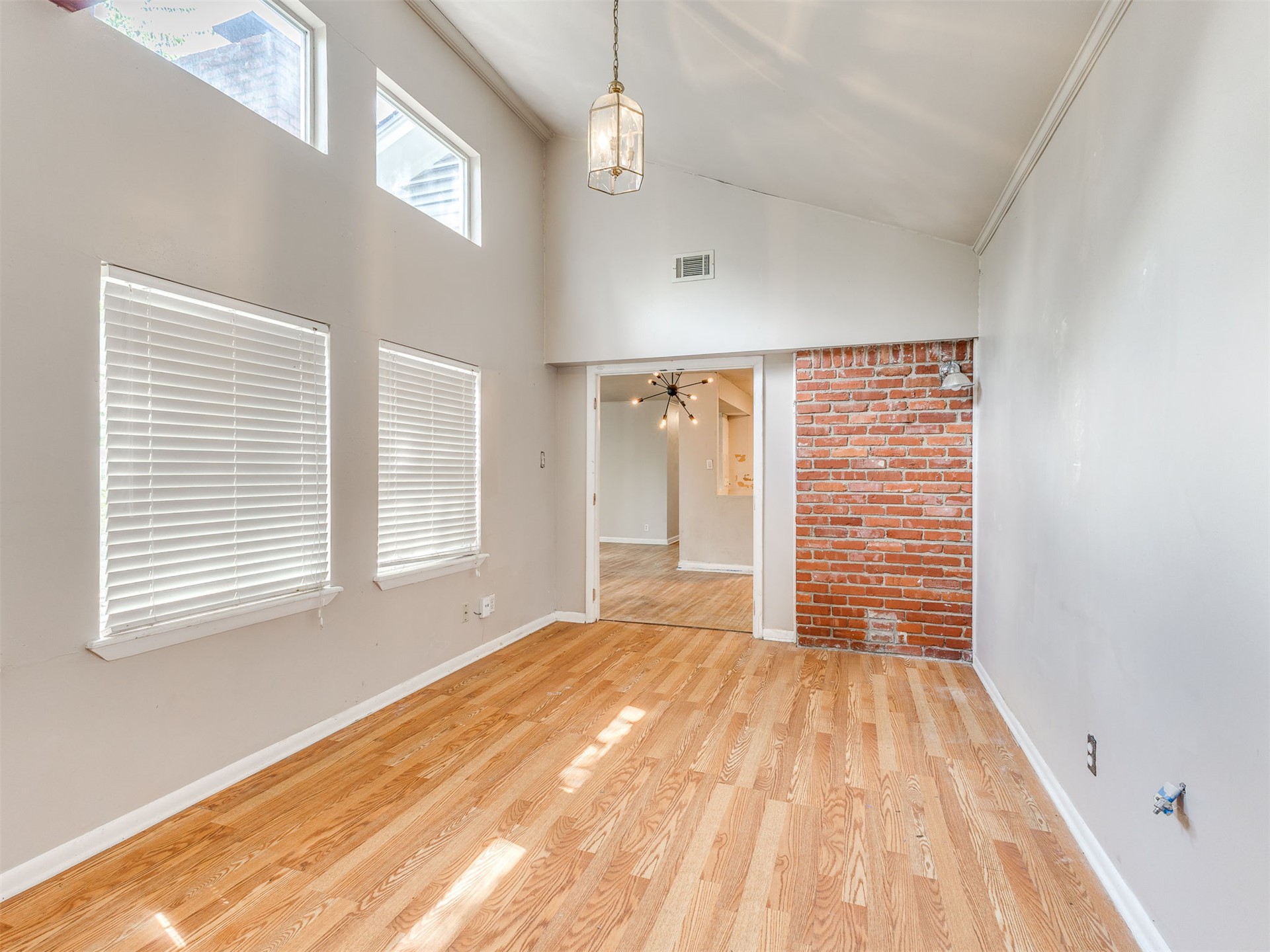 4369 S Yale Avenue Property Photo 12