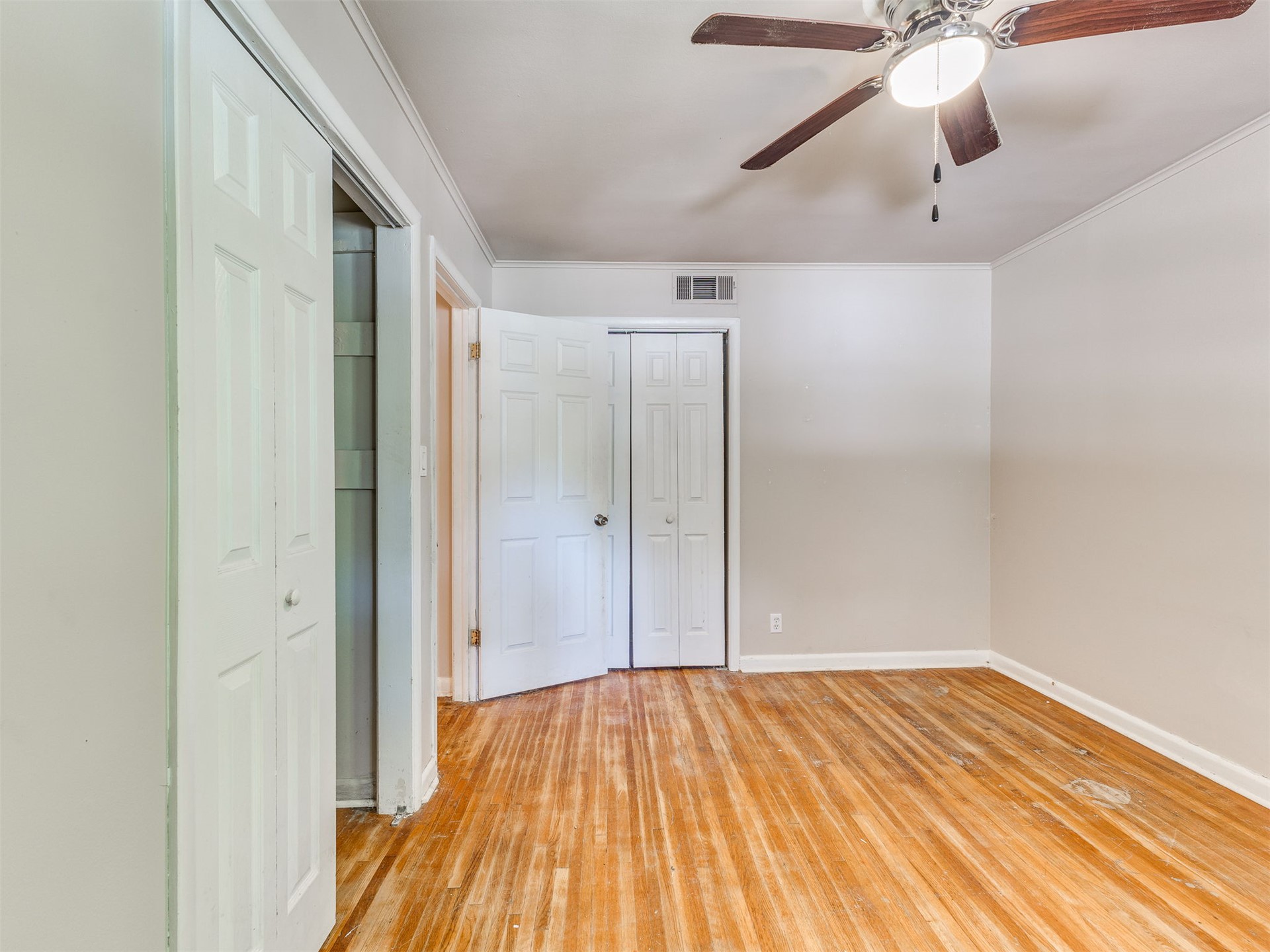 4369 S Yale Avenue Property Photo 18