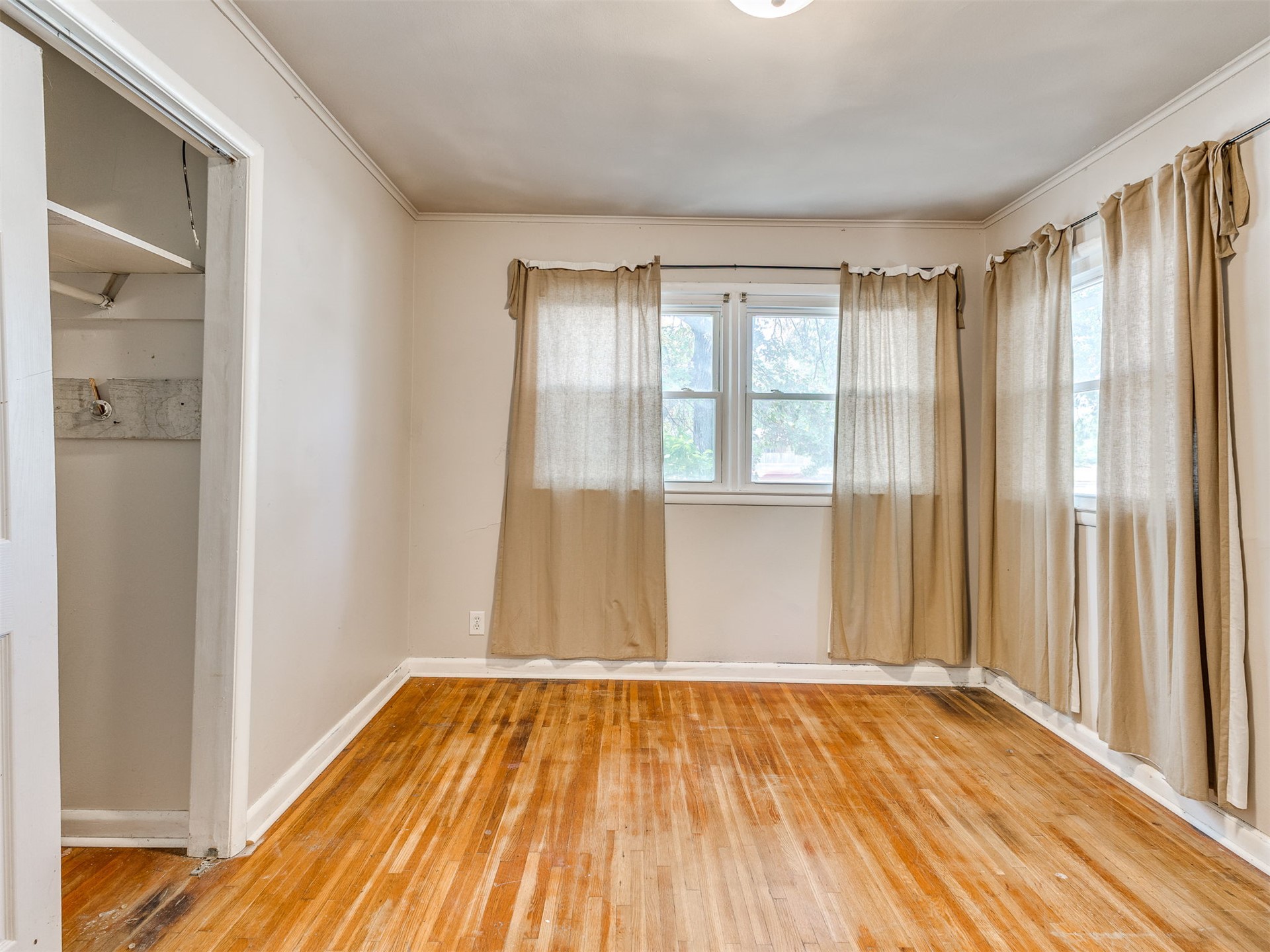 4369 S Yale Avenue Property Photo 20