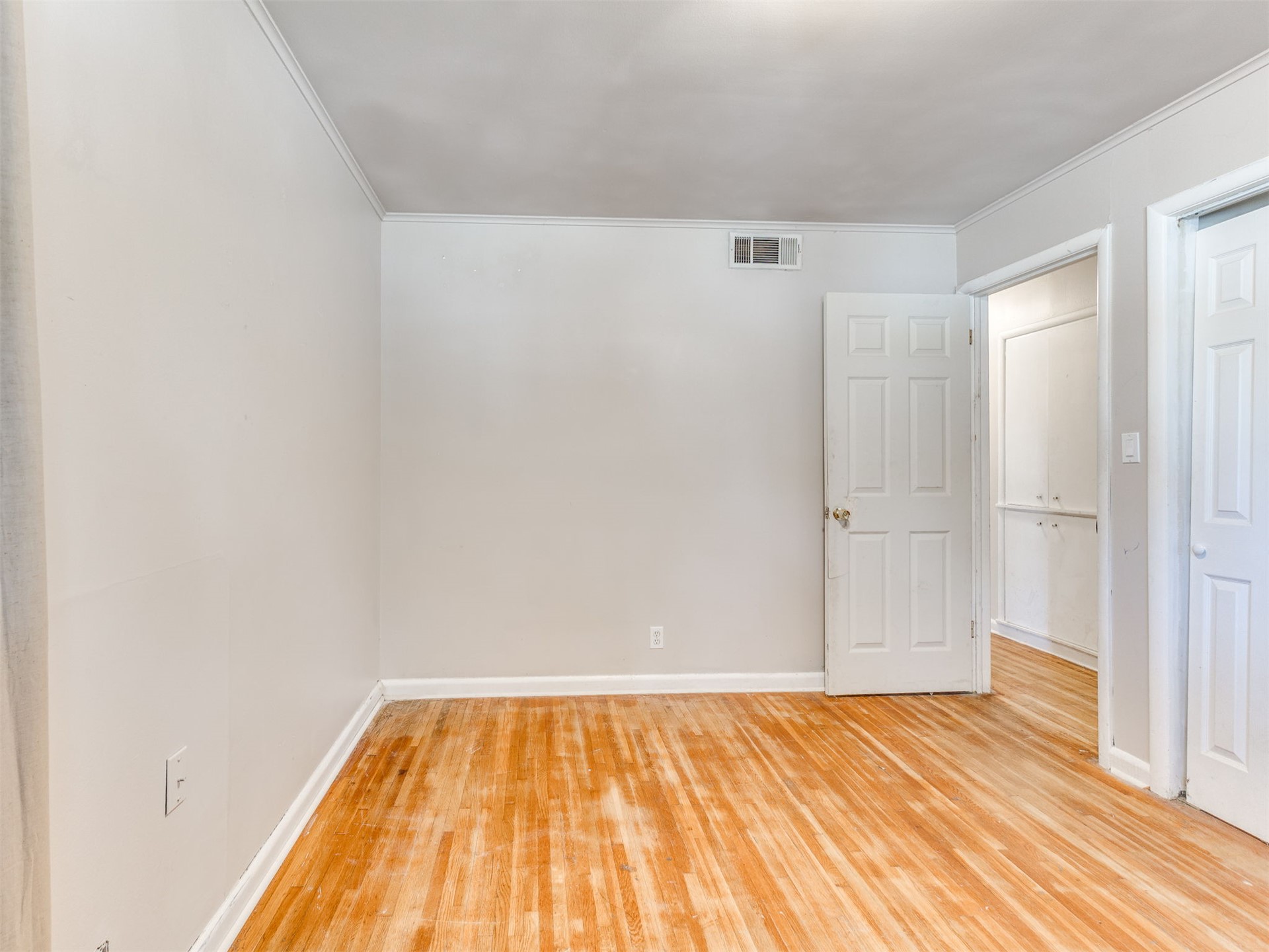 4369 S Yale Avenue Property Photo 23